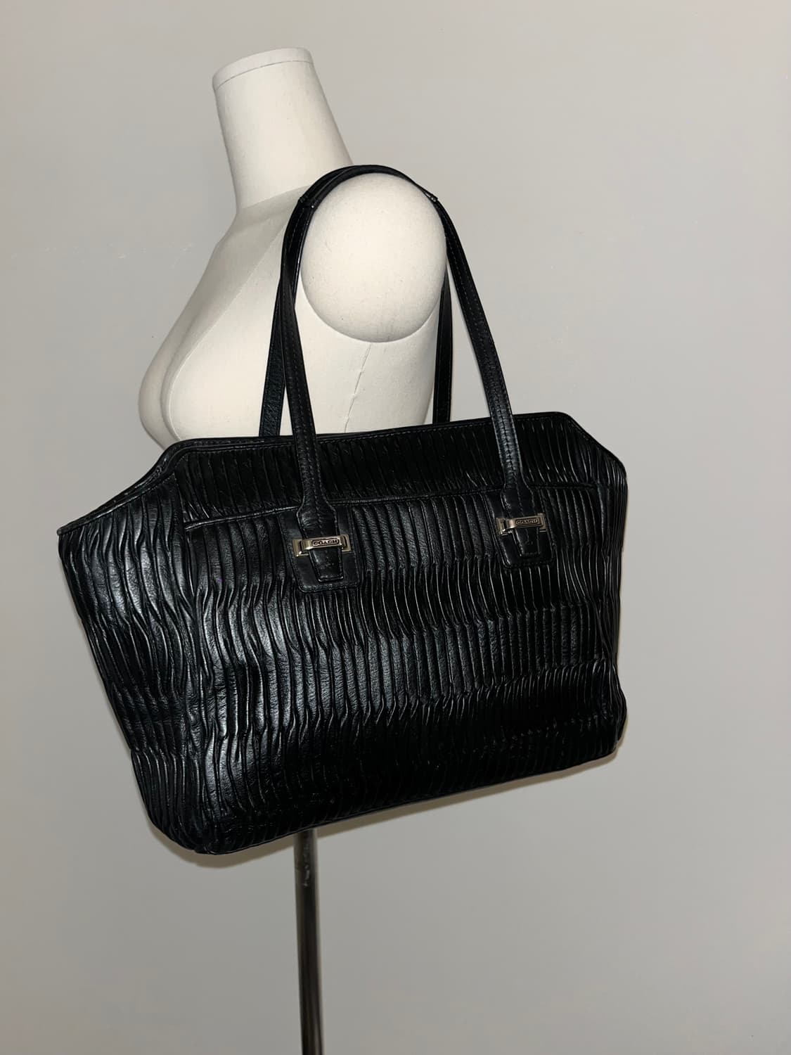 📦Coach All Black shoulder bag 상품이미지3