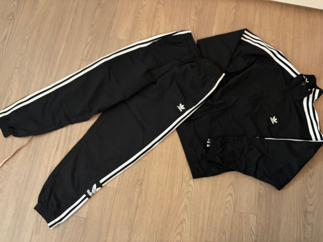 상태최상 아디다스 우븐바람막이  우븐조거팬츠세트 여성sm 춘추 상품이미지2