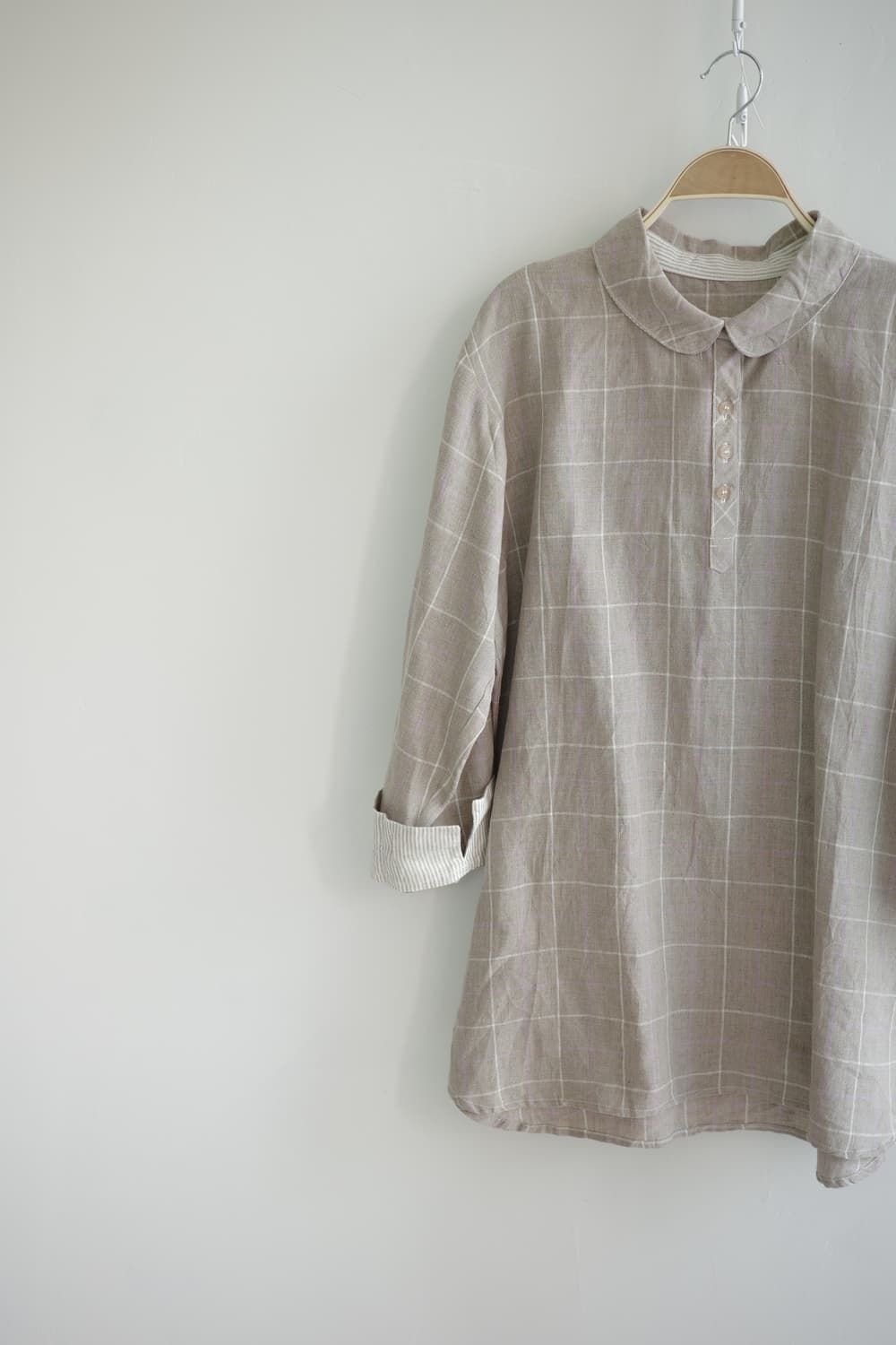 BELLE MAISON
• 연브라운 핑크화이트 체크 린넨  블라우스 상품이미지6