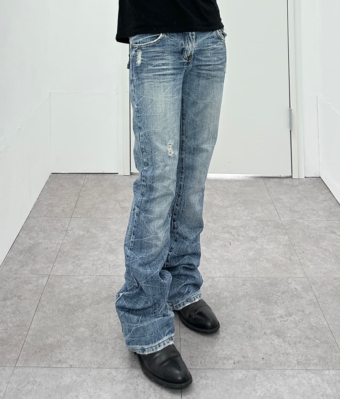 Flare back leather detail denim pants 상품이미지3