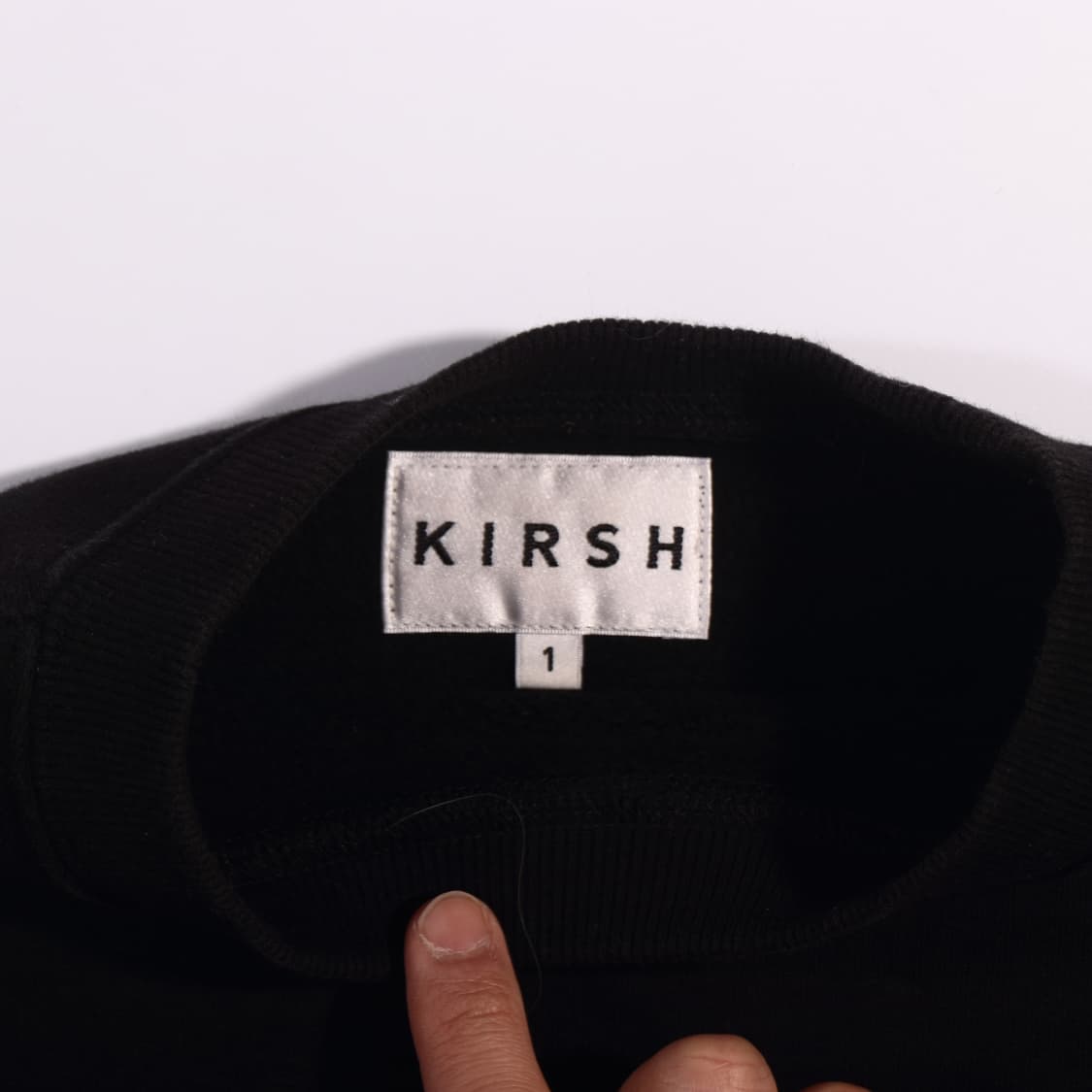 키르시 로고 크롭 맨투맨 B235 상품이미지2