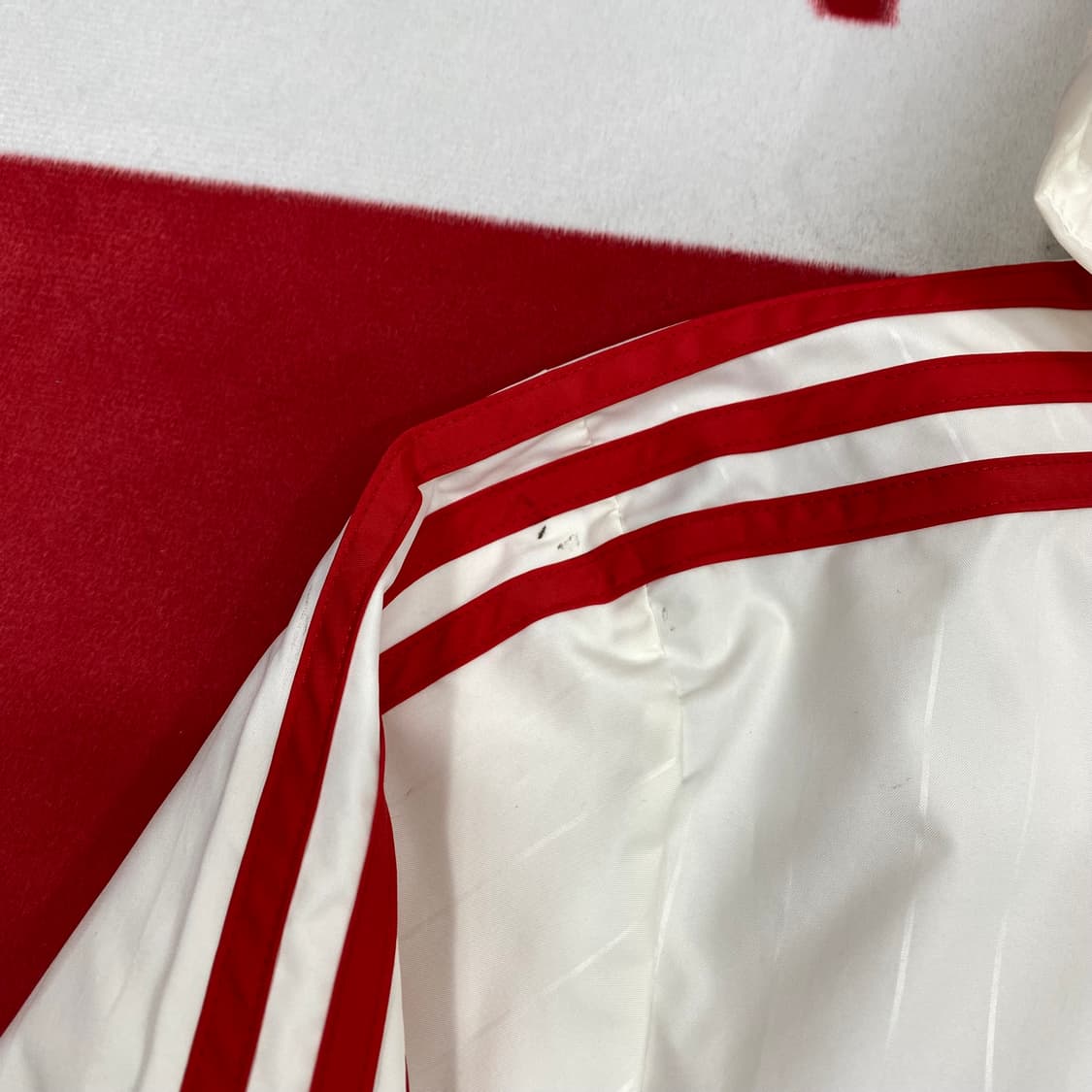 아디다스 맨유 흰빨 바람막이 100 상품이미지4