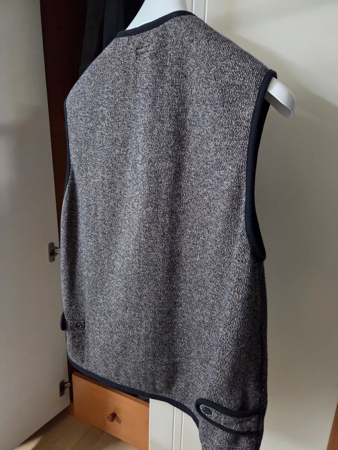 캐피탈 비치 플리스 비치 베스트 차콜 4사이즈 팔아요 상품이미지3