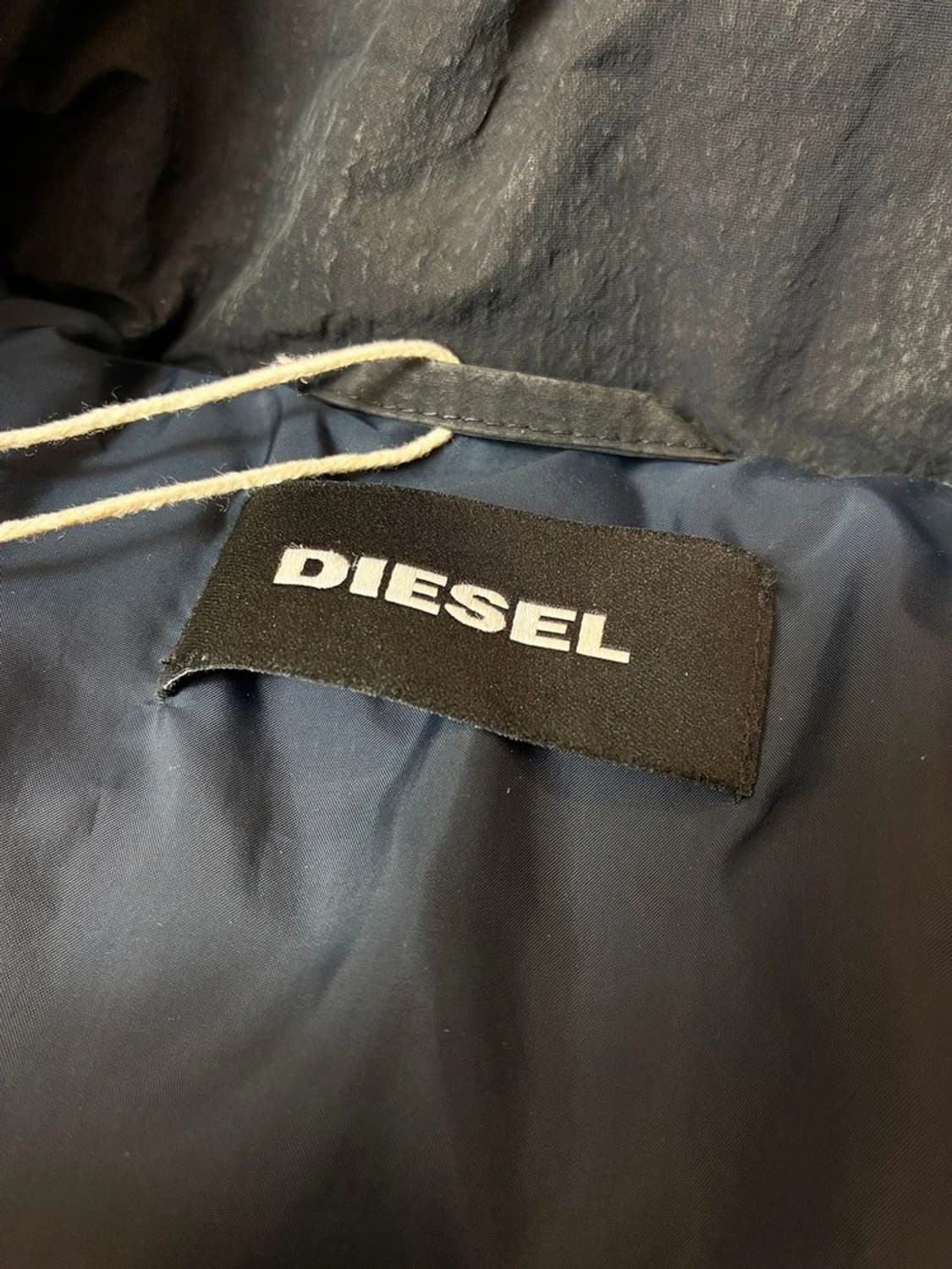 디젤 피그먼트 테크니컬 푸퍼 후디 패딩 PN6649 상품이미지8