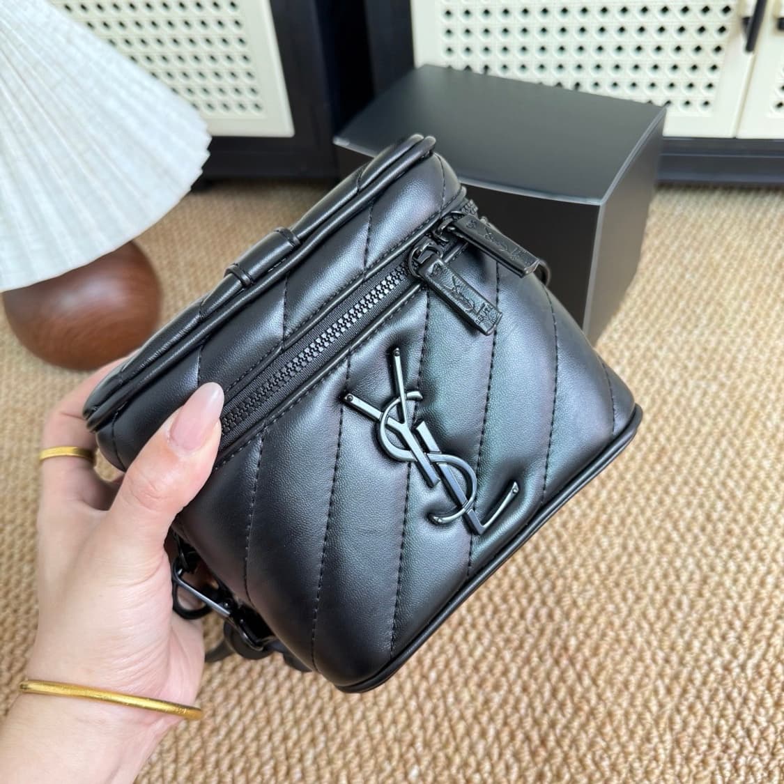 입생로랑 메이크업 백 YSL 블랙 로고 미니 체인크로스백 상품이미지9