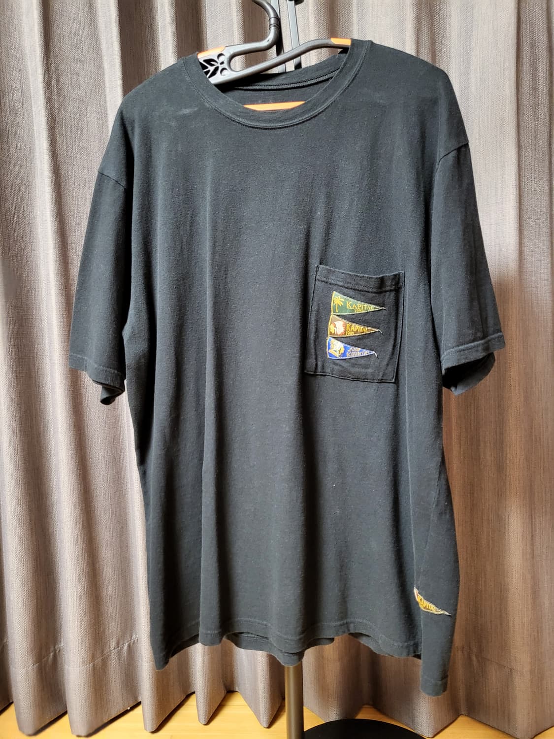 [L] 캐피탈 20 저지 패넌트 티셔츠 4 플래그 반팔 블랙 상품이미지1