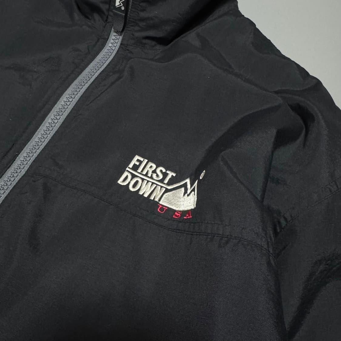 퍼스트다운 블랙 자수로고 리버시블 멜란지 플리스 2way 하이넥 자켓 상품이미지5