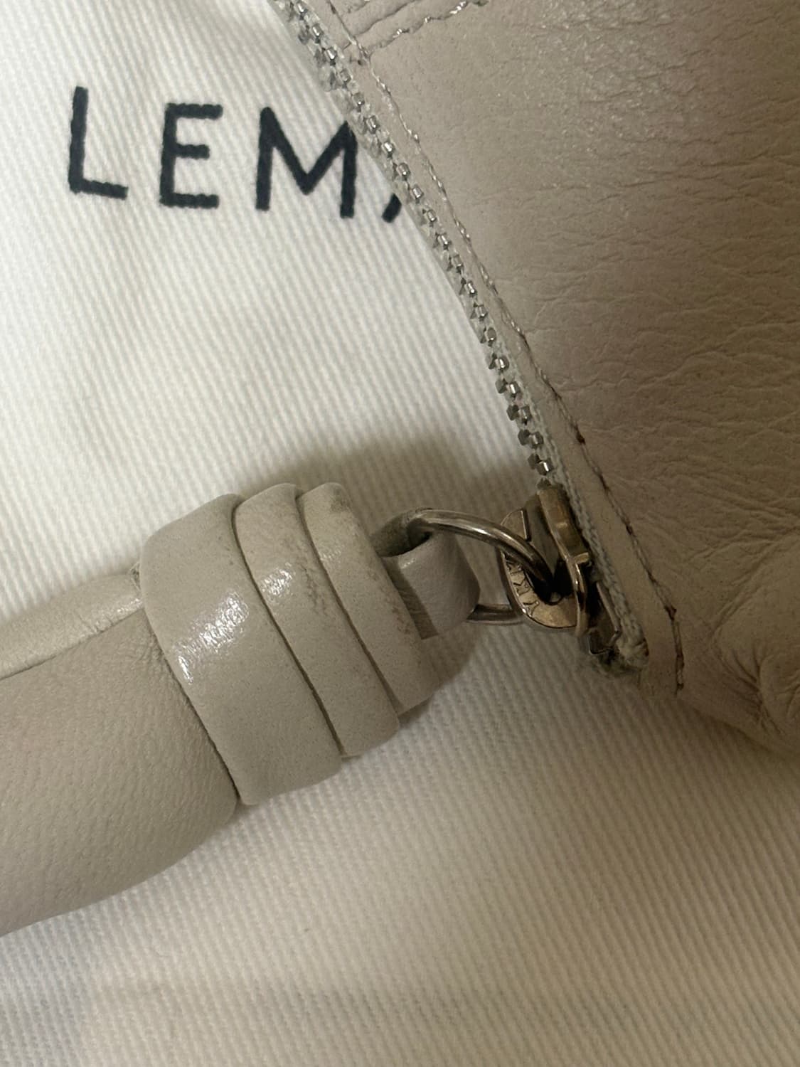 르메르 코인펄스 라이트 펠리칸 판매합니다 상품이미지3