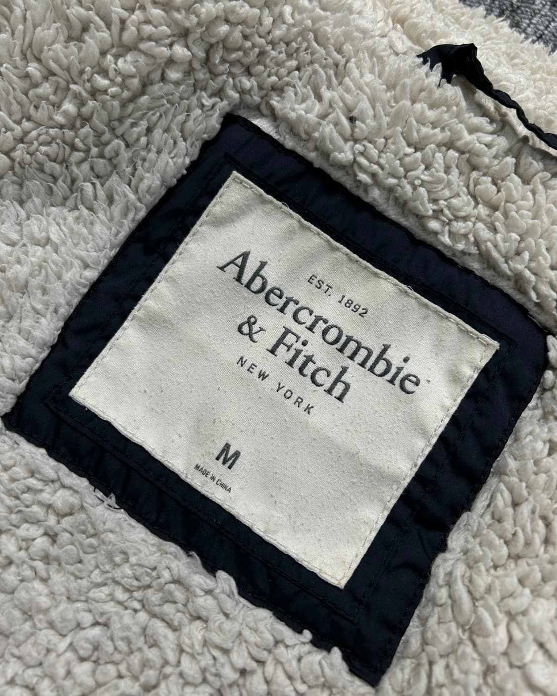 아베크롬비 패치로고 네이비 숏패딩  상품이미지8