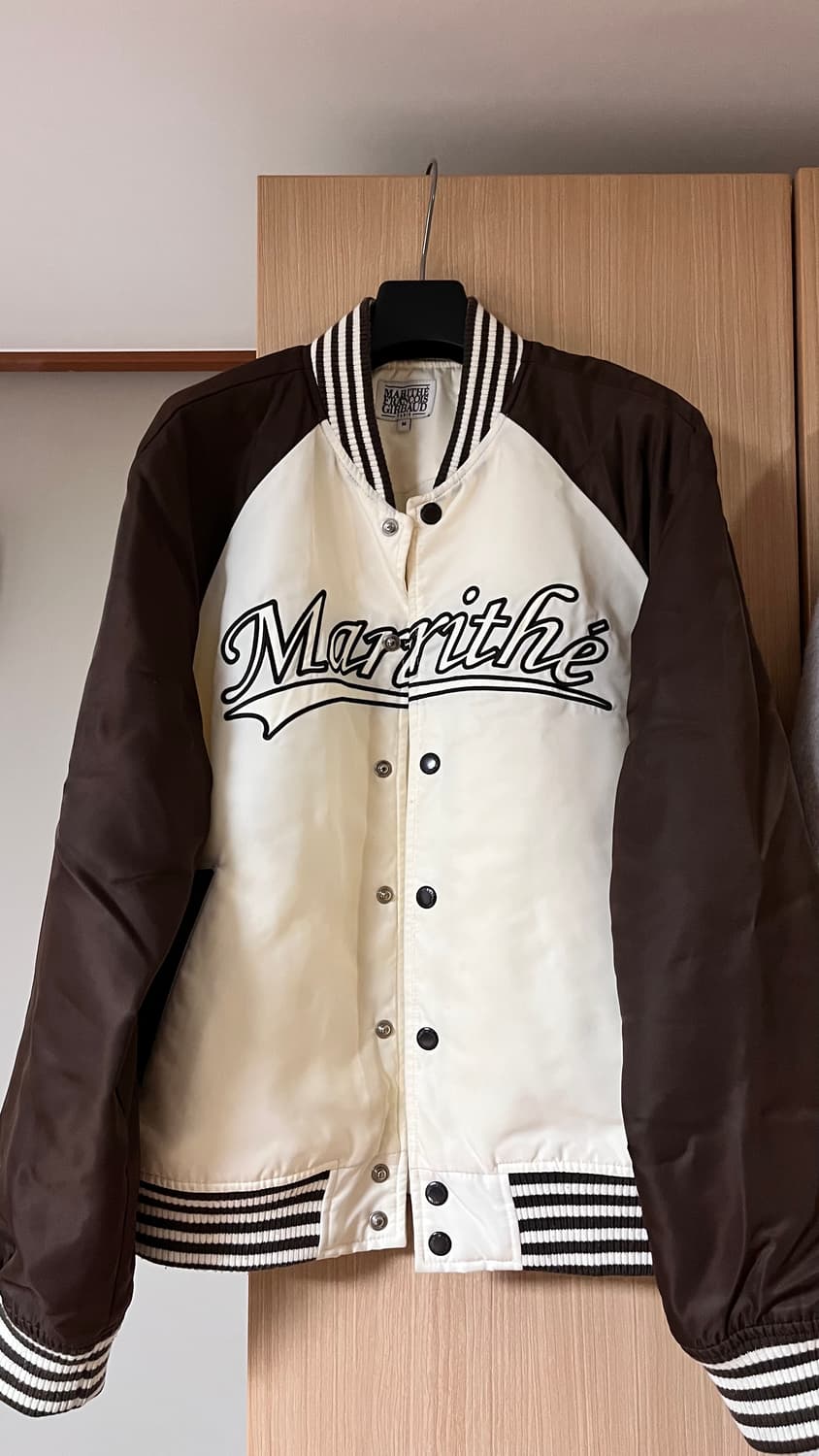 마리떼 GLOSSY BASEBALL JACKET ivory (Msize) 상품이미지1