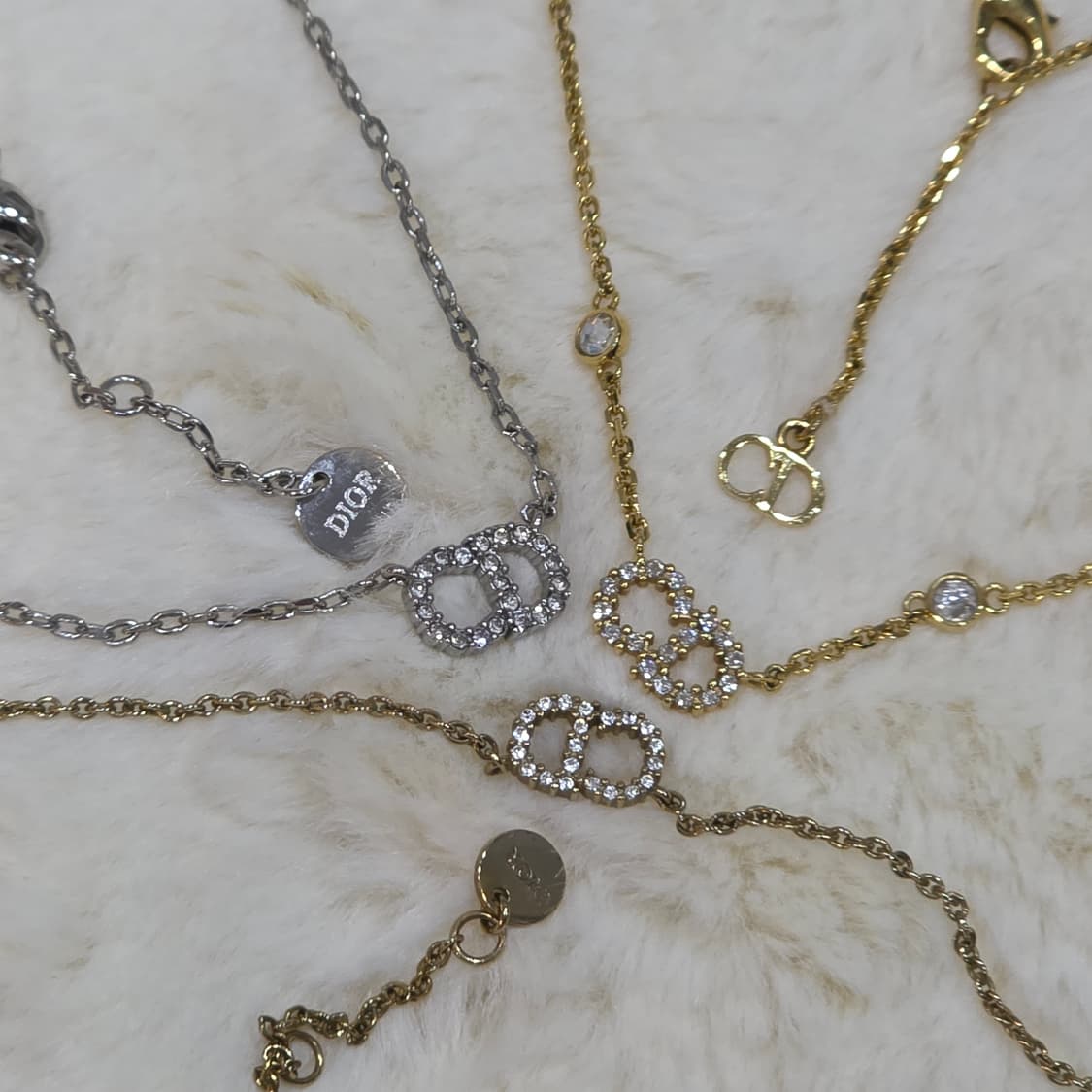 디올 금장 cd로고 클레어 디 룬 목걸이 상품이미지6