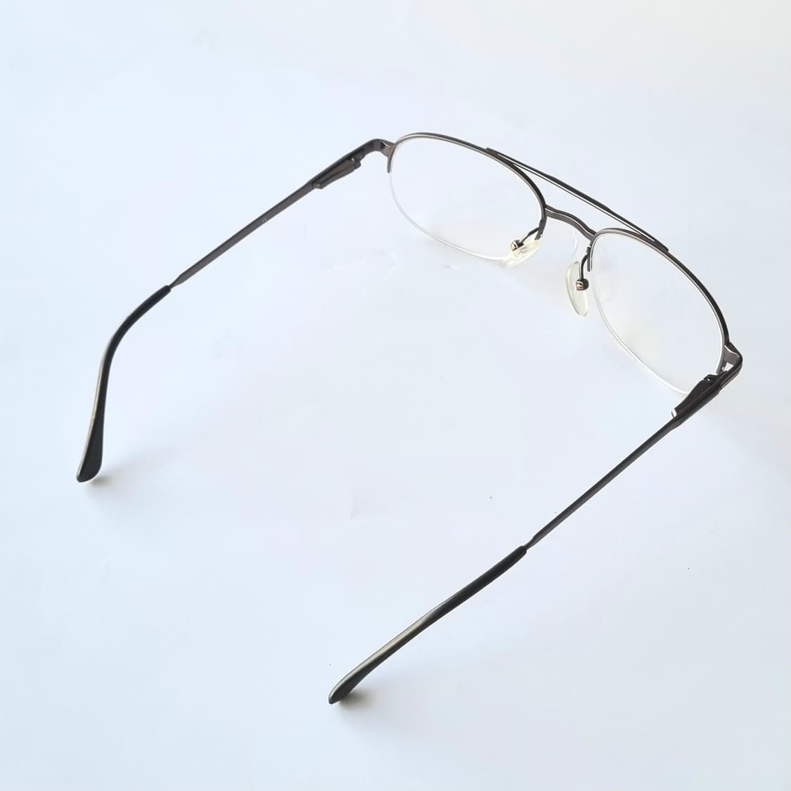 데드스탁 레트로와 모던함이 섞인 투브릿지 반무테 안경테 665 상품이미지5