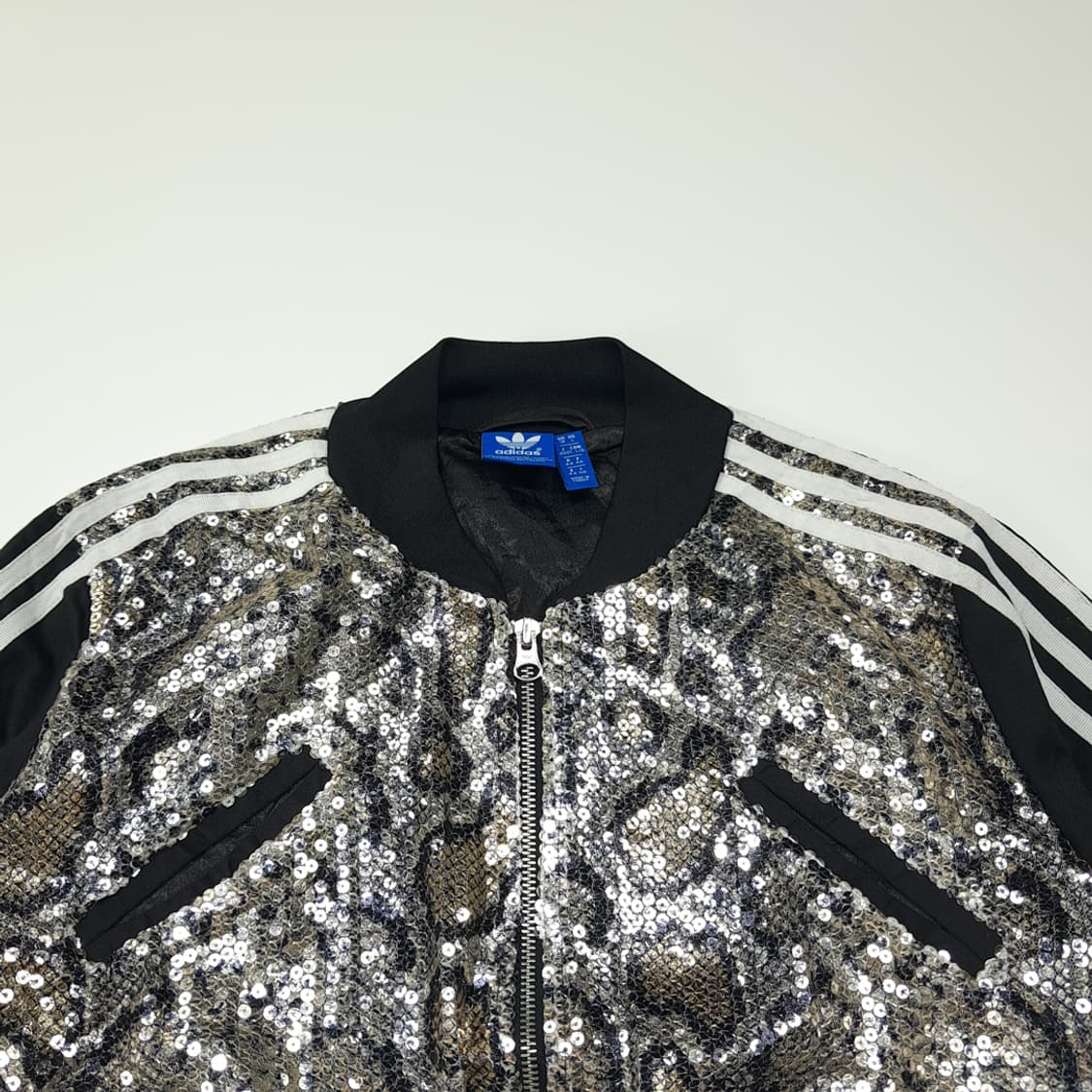 CL651 L 아디다스 오리지널 터키판 스네이크스킨 크롭 집업 자켓 상품이미지2