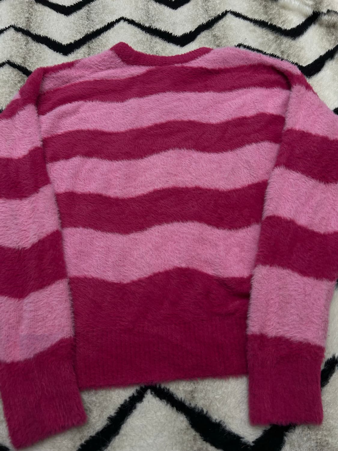 [S]비젼스트릿웨어 스트라이프 핑크 모헤어 오버핏 니트 상품이미지5