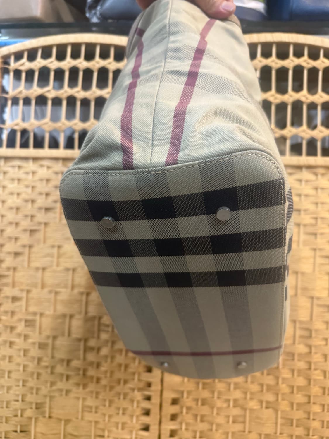 정품 버버리 체크 빈티지 쇼퍼백 팝니다 상품이미지5