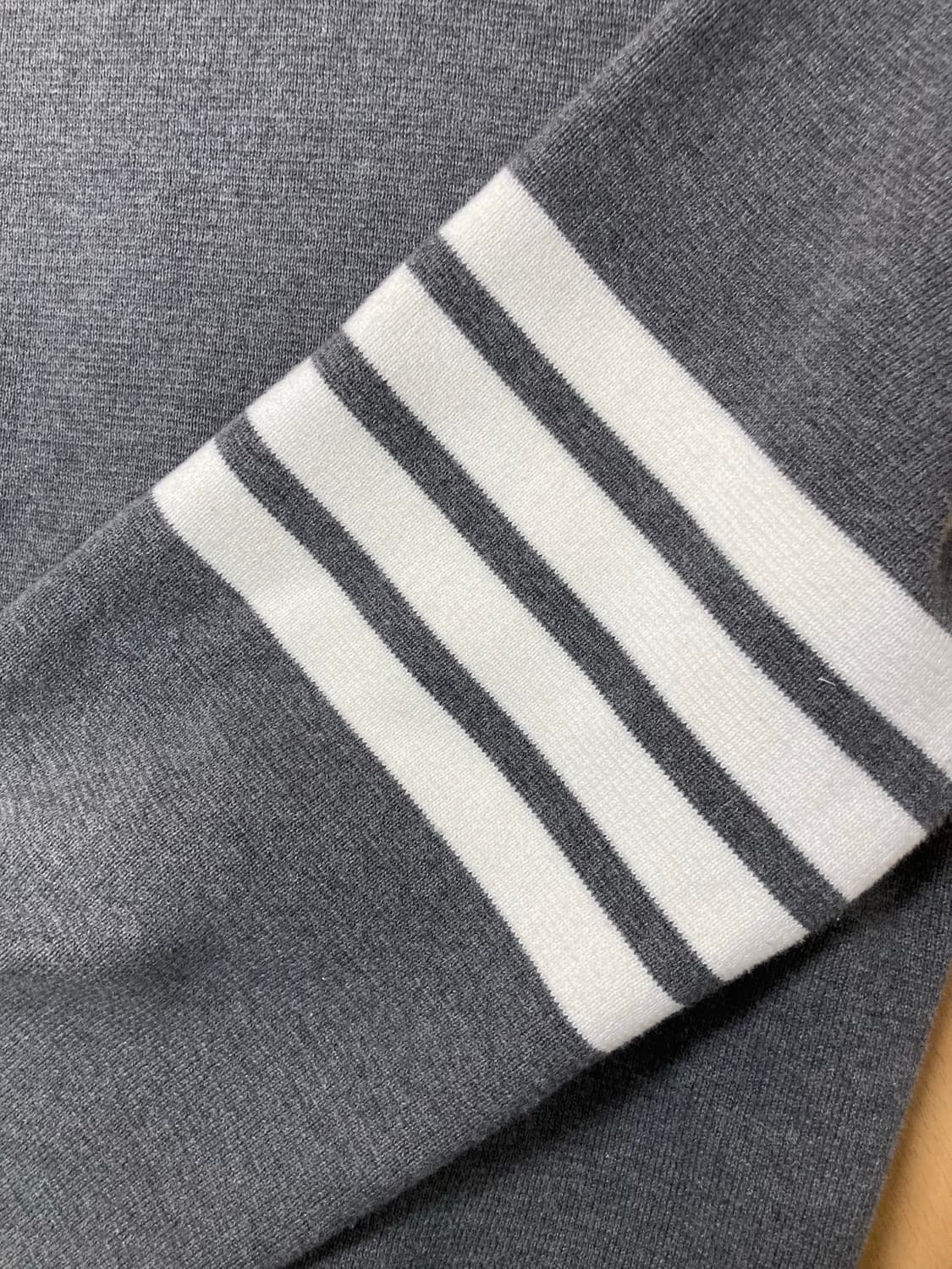 톰브라운 밀라노스티치 그레이 3사이즈 백화점판 25년제품 상품이미지2