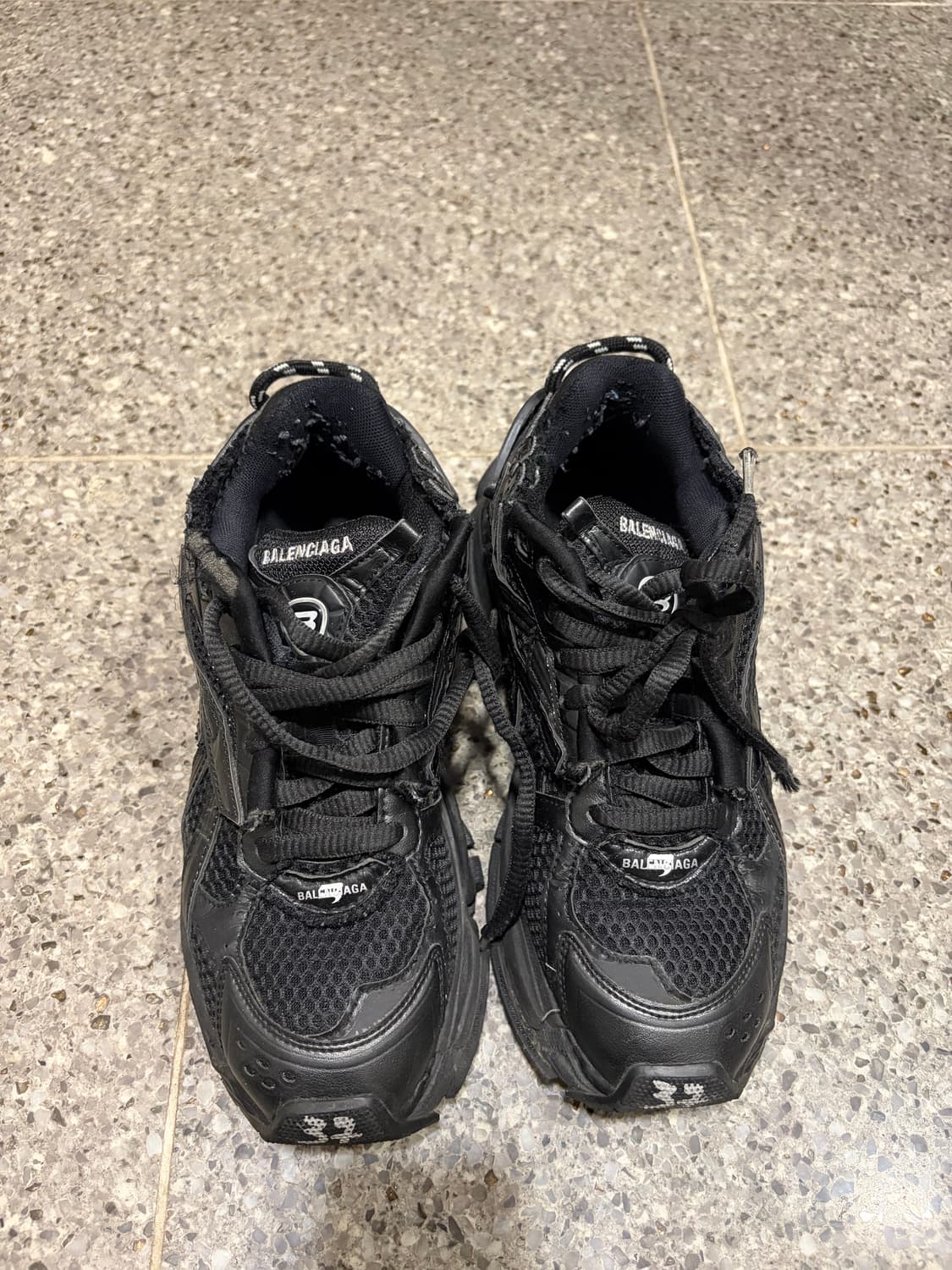 발렌시아가 러너 올블랙 37 상품이미지1