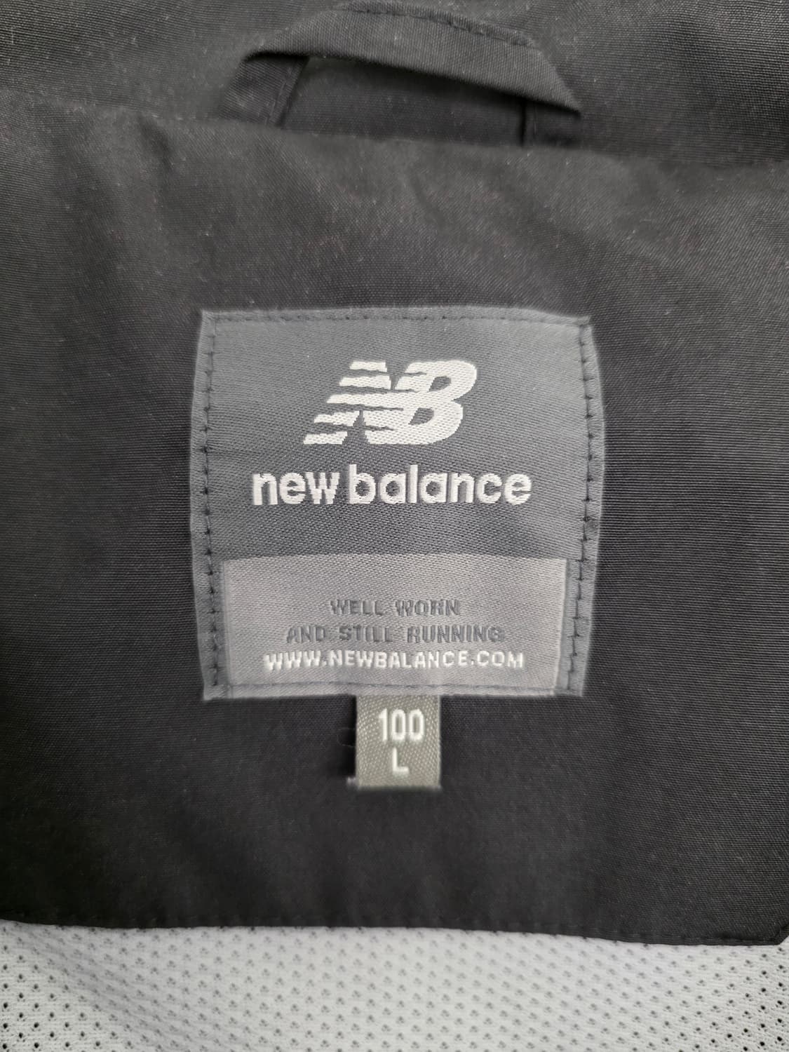 뉴발란스 남성 에센셜 코치자켓. 
싸이즈 100 상품이미지5