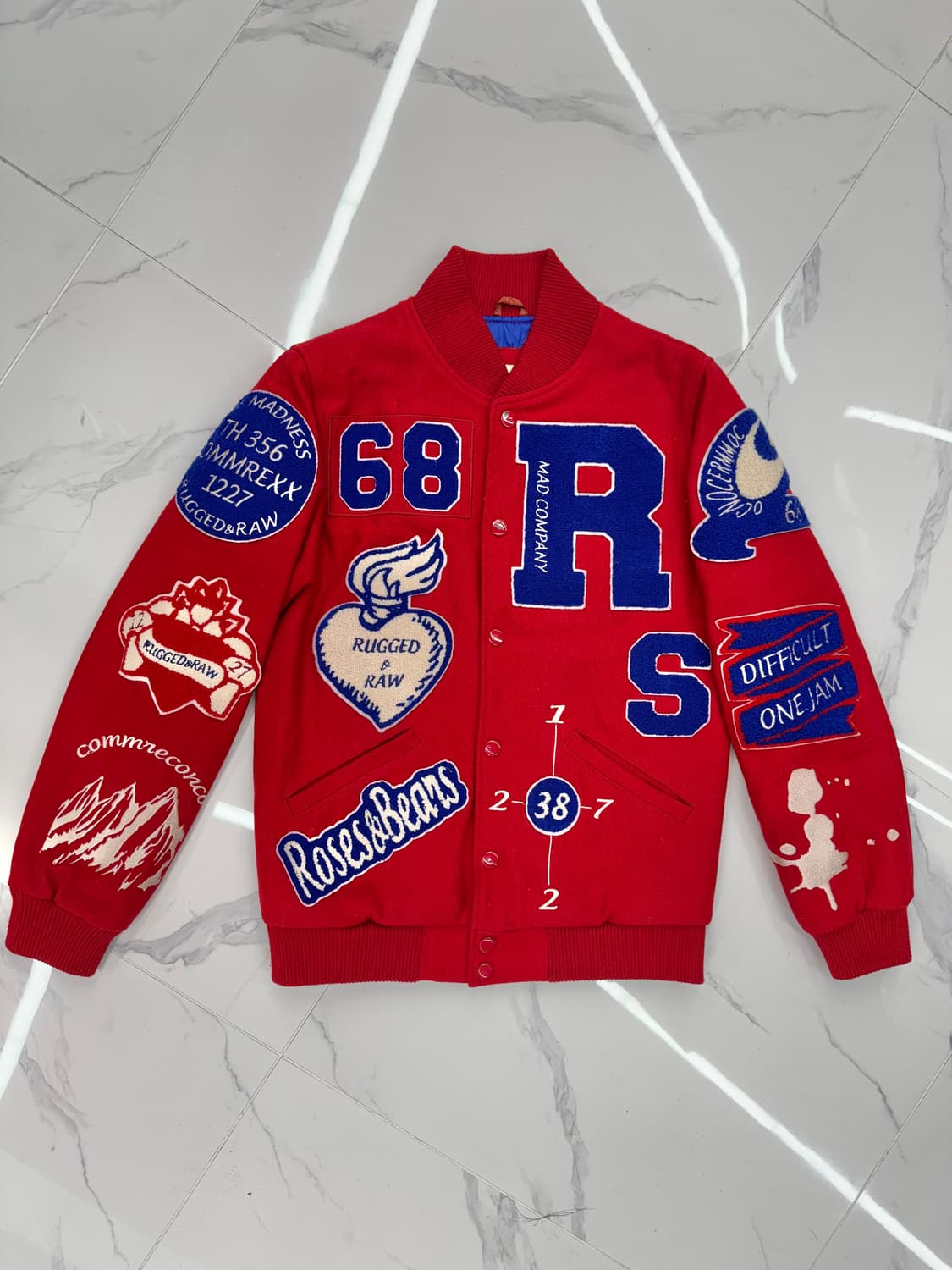 •The Madness 더 메드니스 레드 바시티 패치 자켓 상품이미지1