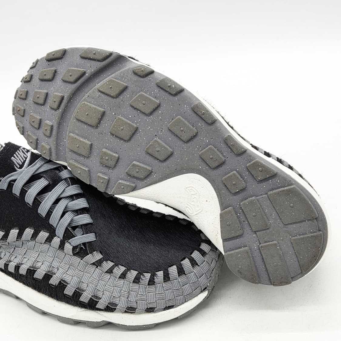 나이키 우먼스 에어 풋스케이프 우븐 블랙 앤 스모크 그레이 (240) 상품이미지3