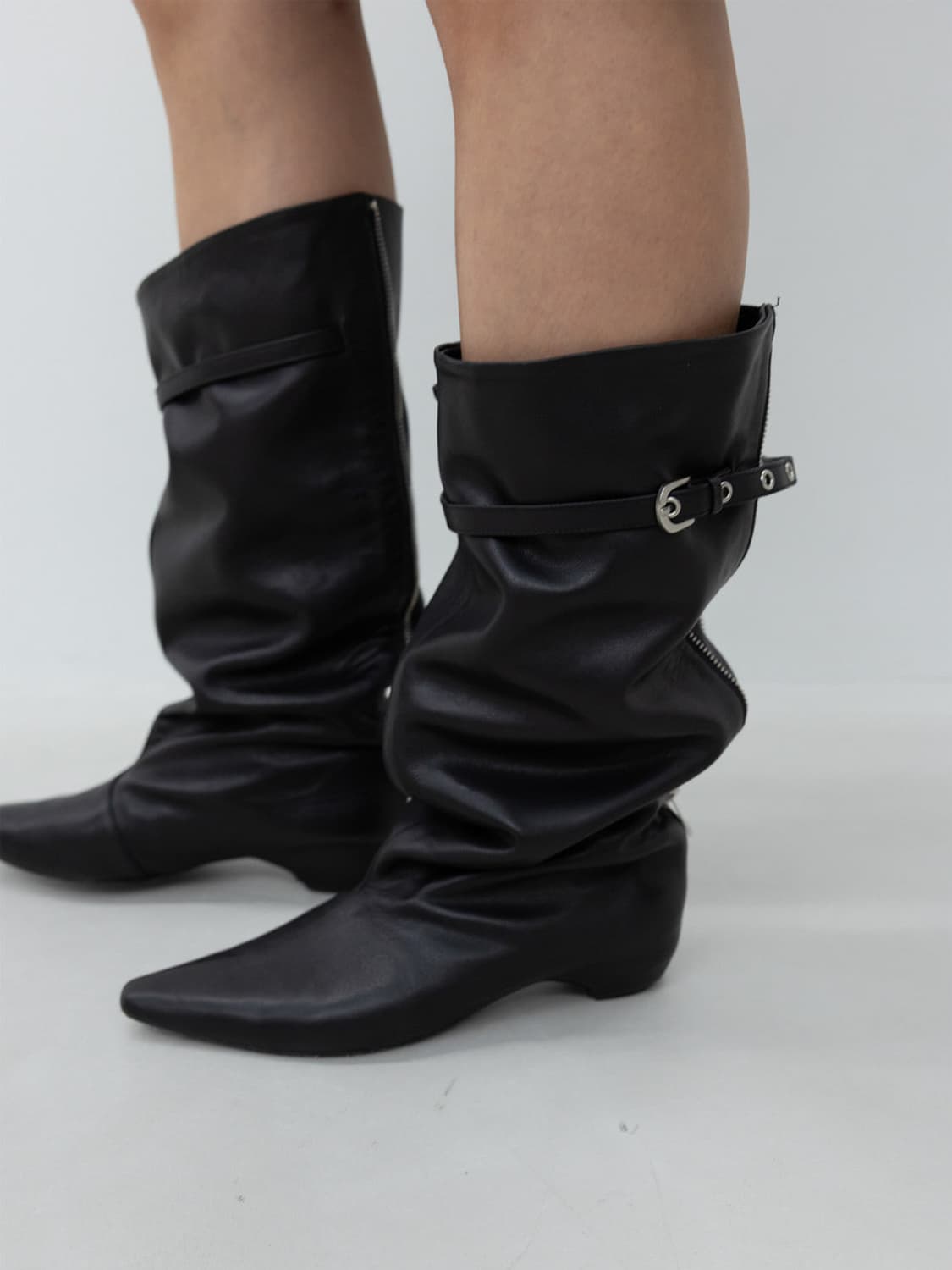 Low Classic Back-Zipped Middle Boots 상품이미지1
