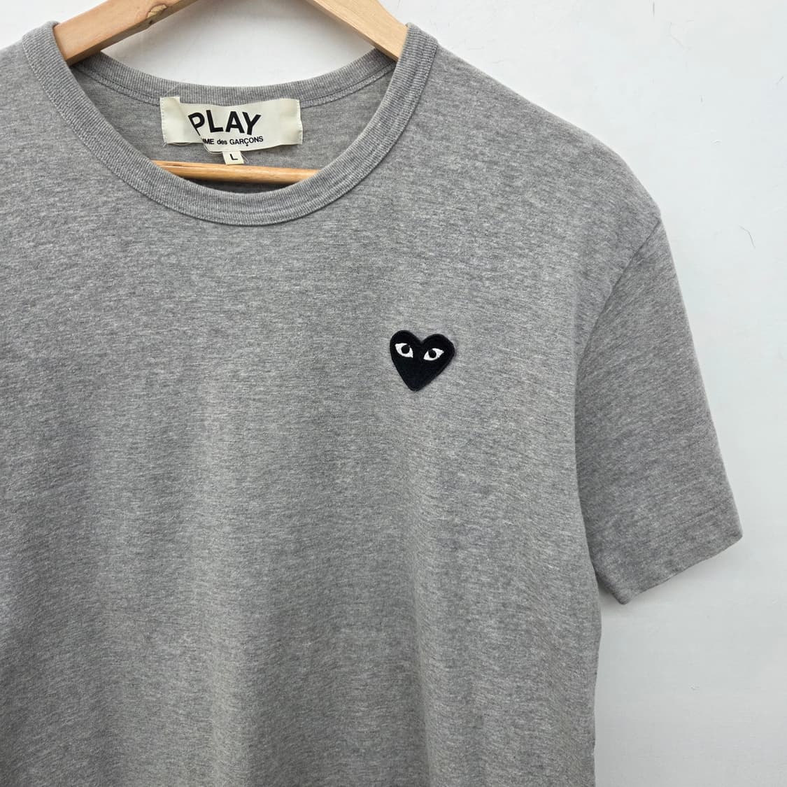 꼼데가르송 플레이 회색 하트 반팔 티셔츠 여L 상품이미지3