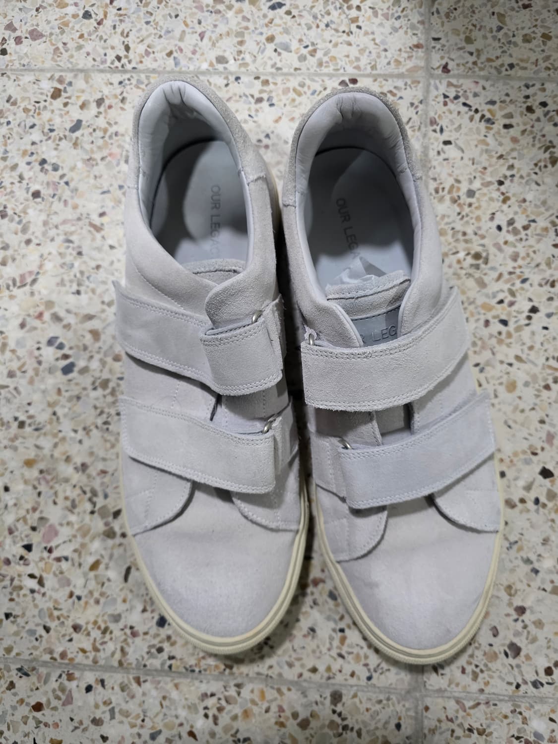 아워레가시 290사이즈 eu44 클래식 투 스트랩 스니커즈팝니다 상품이미지1