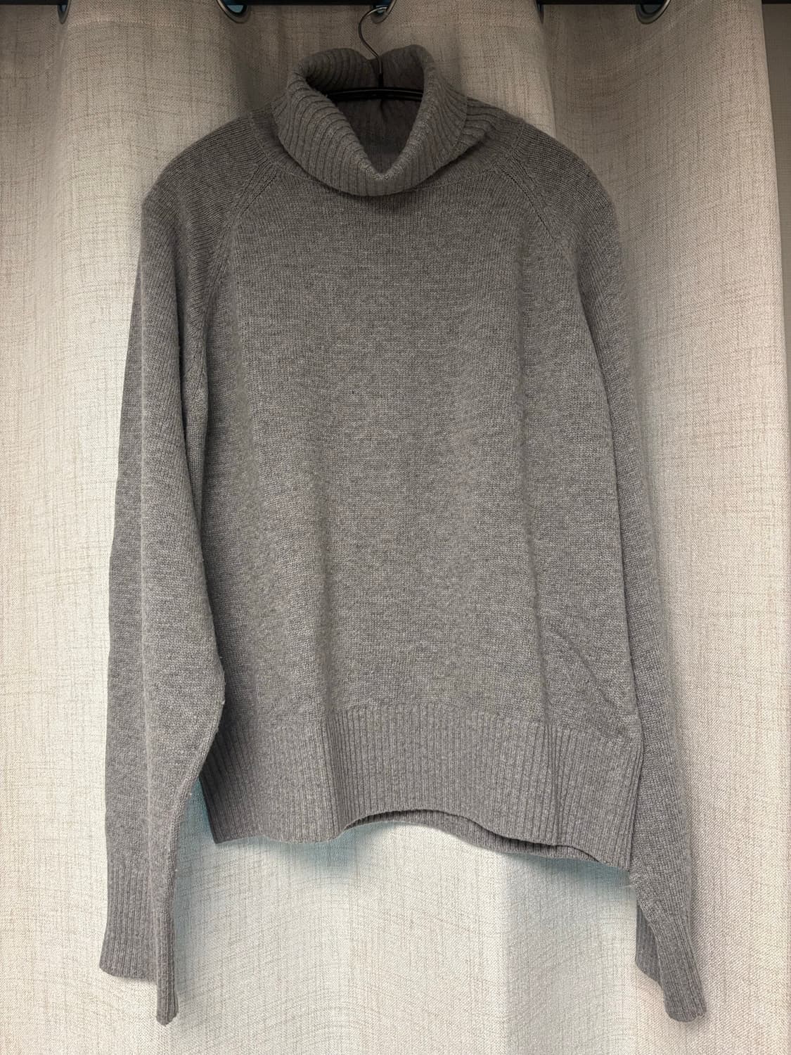 던스트 터틀넥 니트 L 상품이미지1