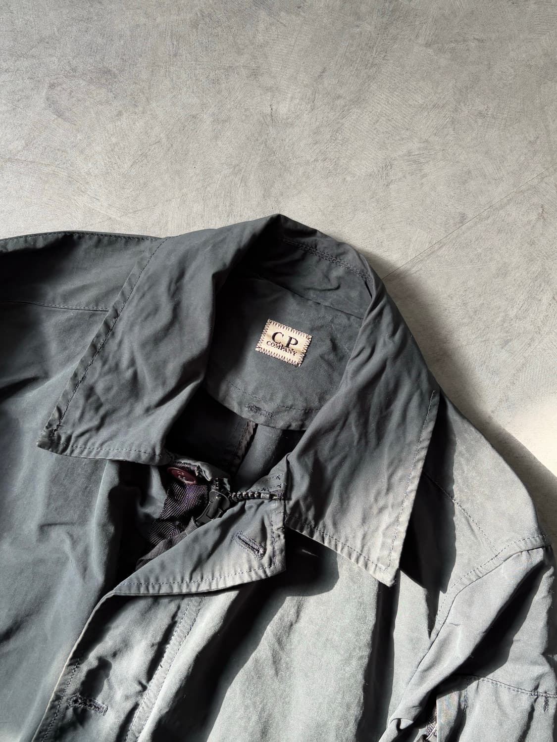 CP 컴퍼니 블랙 렌즈 코트 상품이미지5