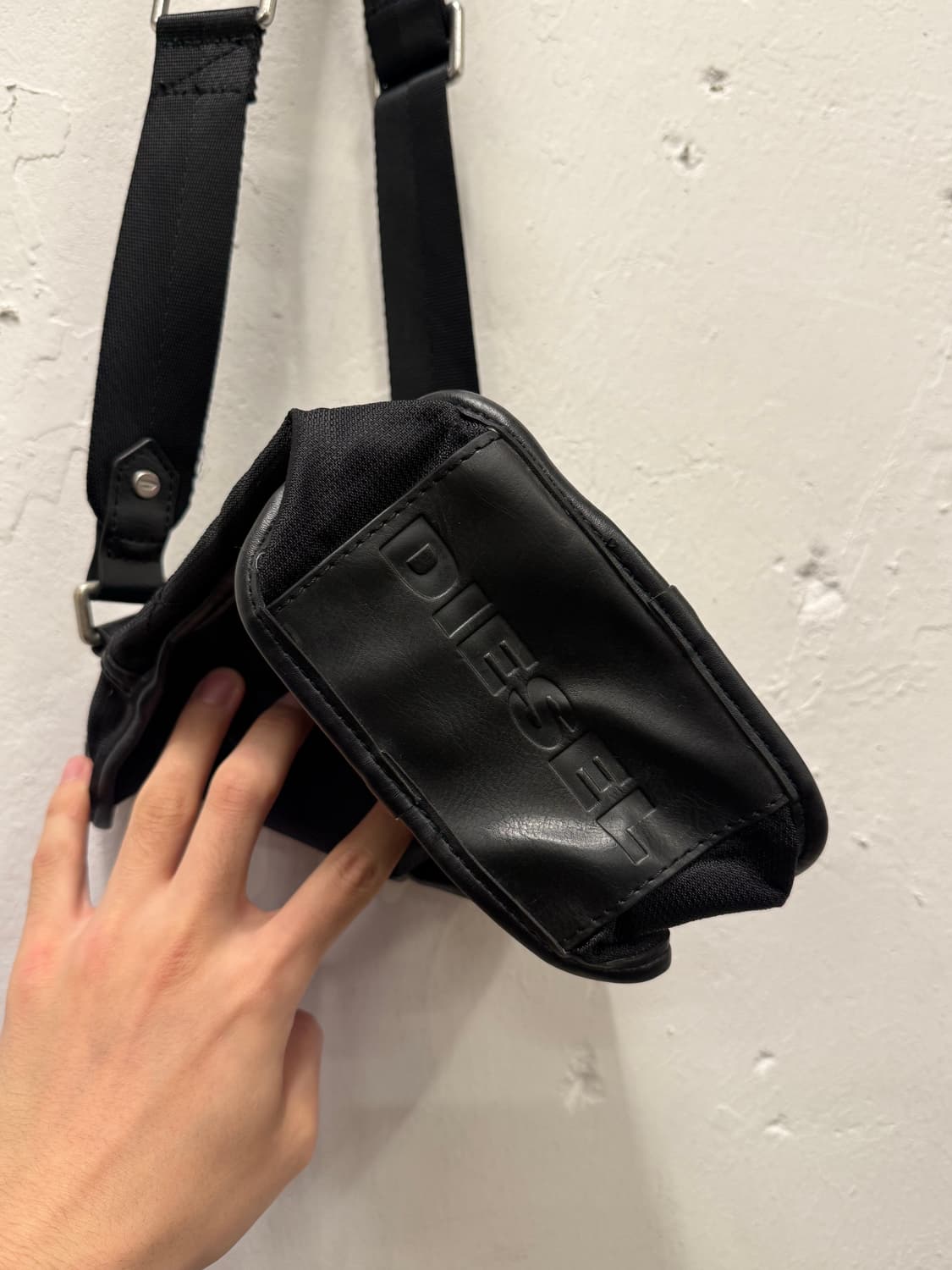 DIESEL Black Mini Crossbody Bag 상품이미지8