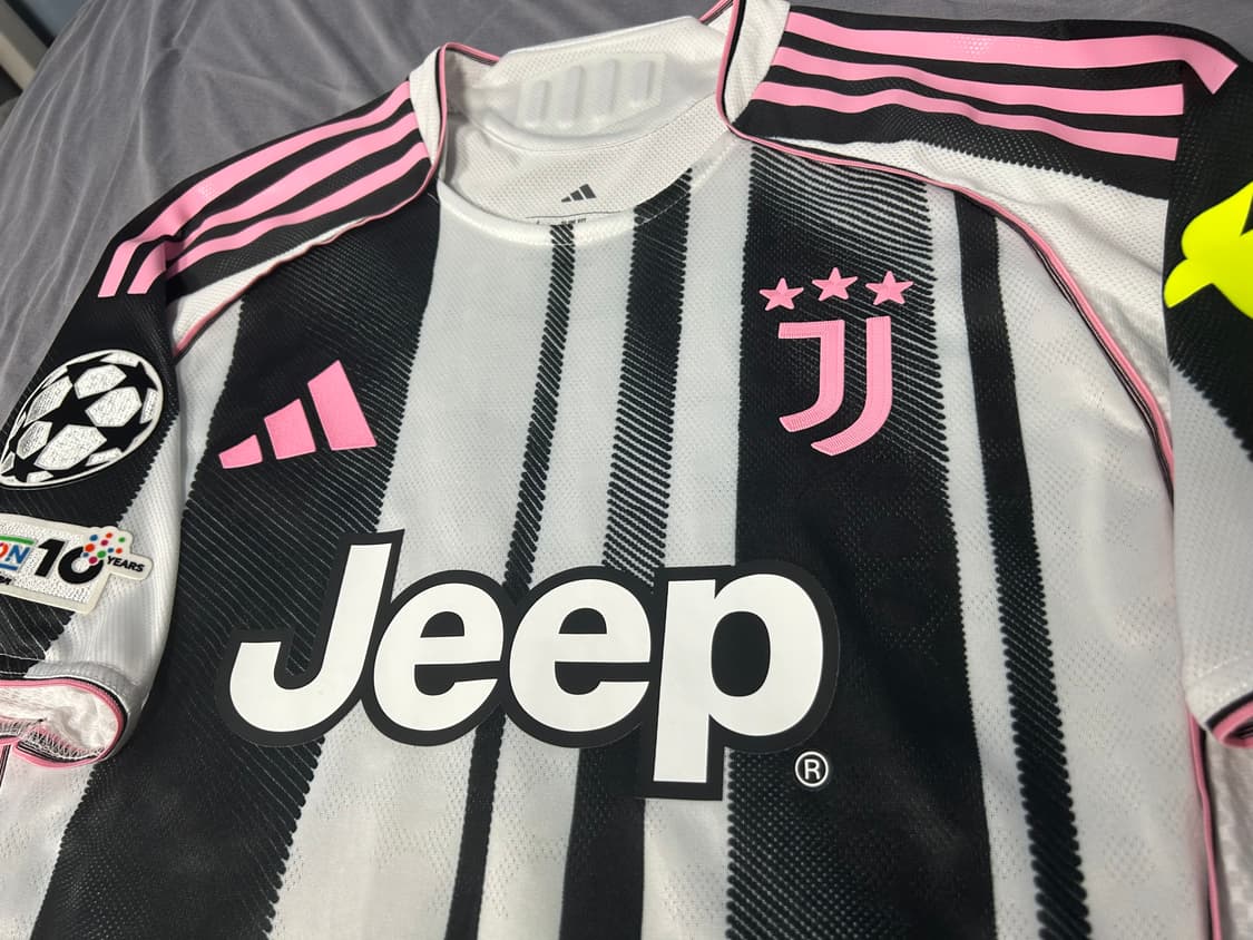 25/26 유벤투스 홈 어센틱 유니폼 상품이미지5