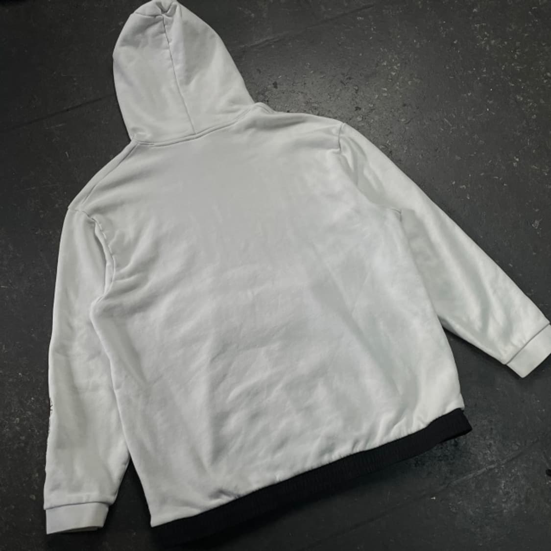 105 아디다스 후드티 상품이미지5