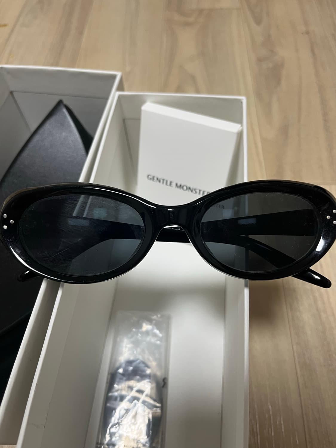 젠틀몬스터 코코아 블랙실버 상품이미지1