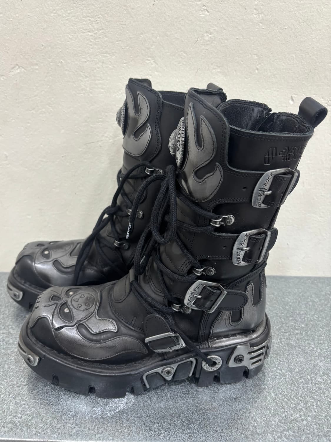 뉴락 그레이 메탈 부츠 상품이미지1