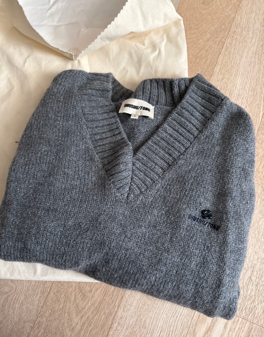 슈슈통 브이넥 니트 8 상품이미지2