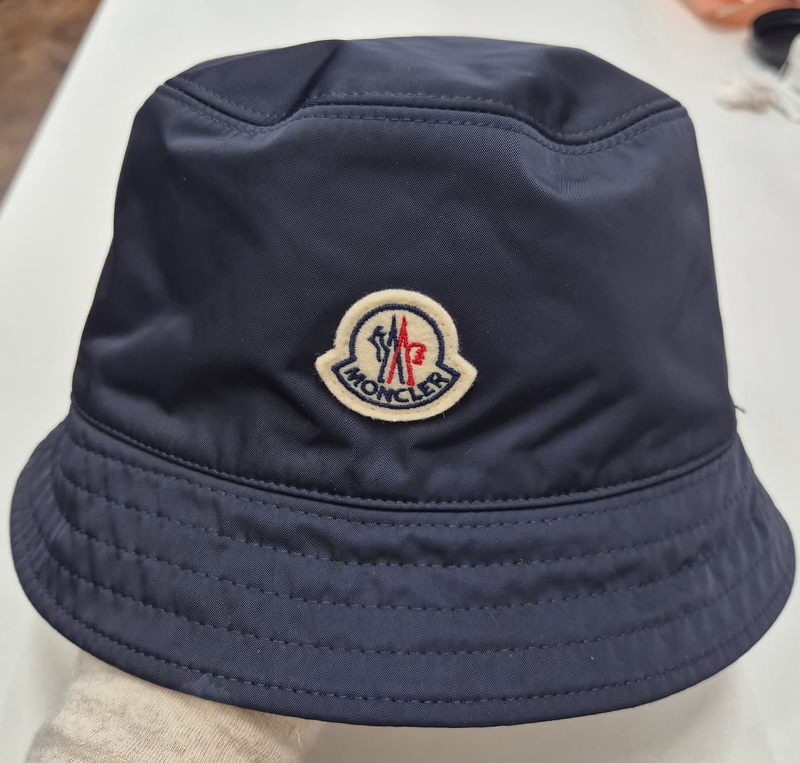 몽클레어 로고 패치 리버시블 여자 버킷햇 모자/ M(정품) 상품이미지2