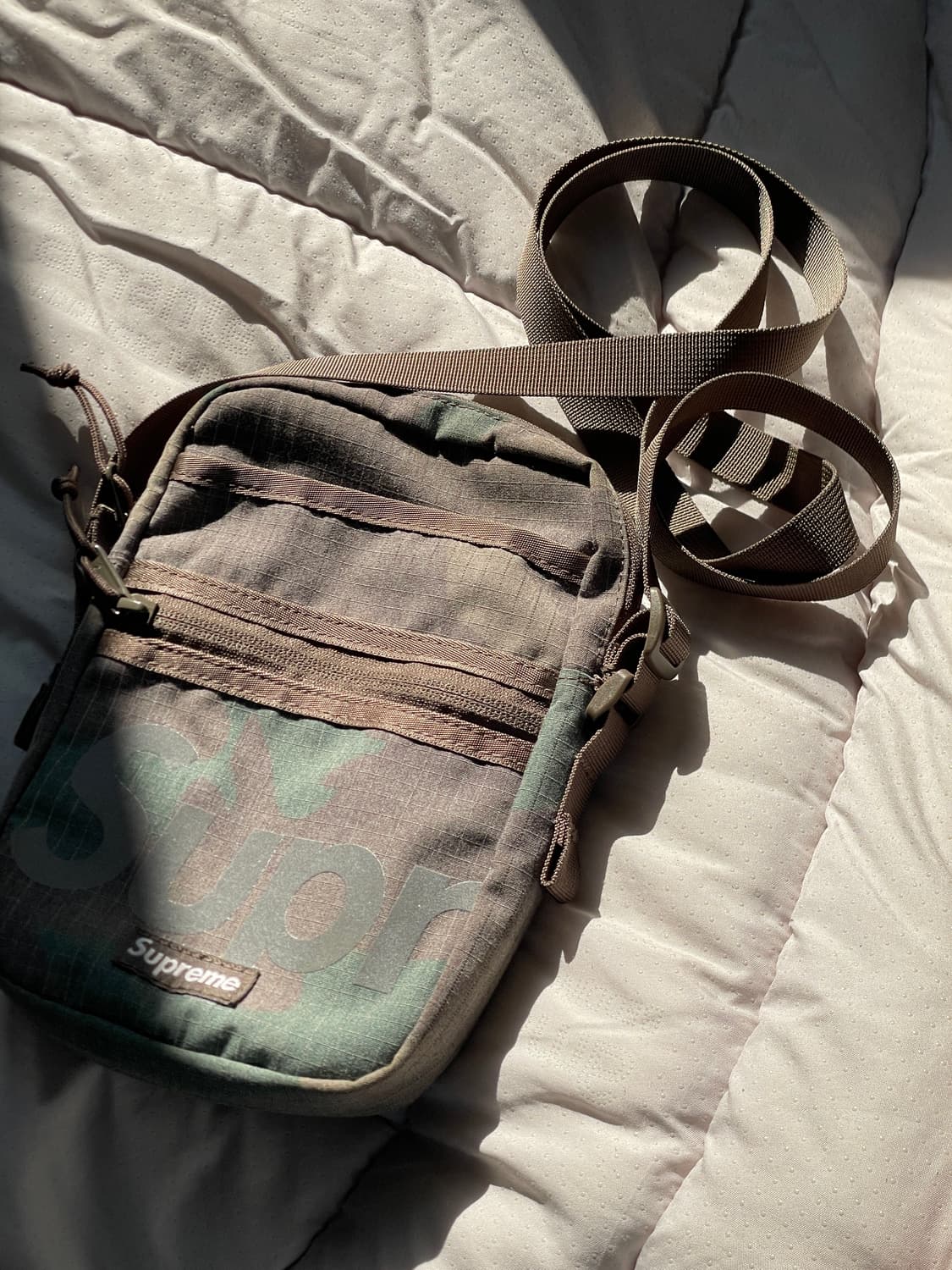 24ss 슈프림 숄더백 우드랜드 상품이미지1