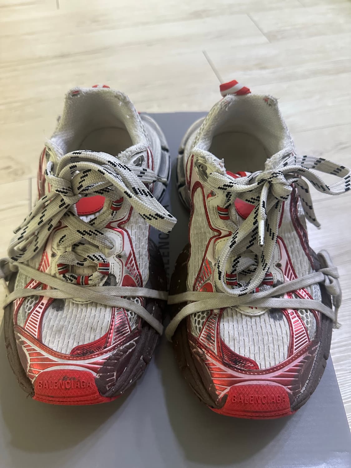 발렌시아가 3xl 레드 원아웃 41 상품이미지2