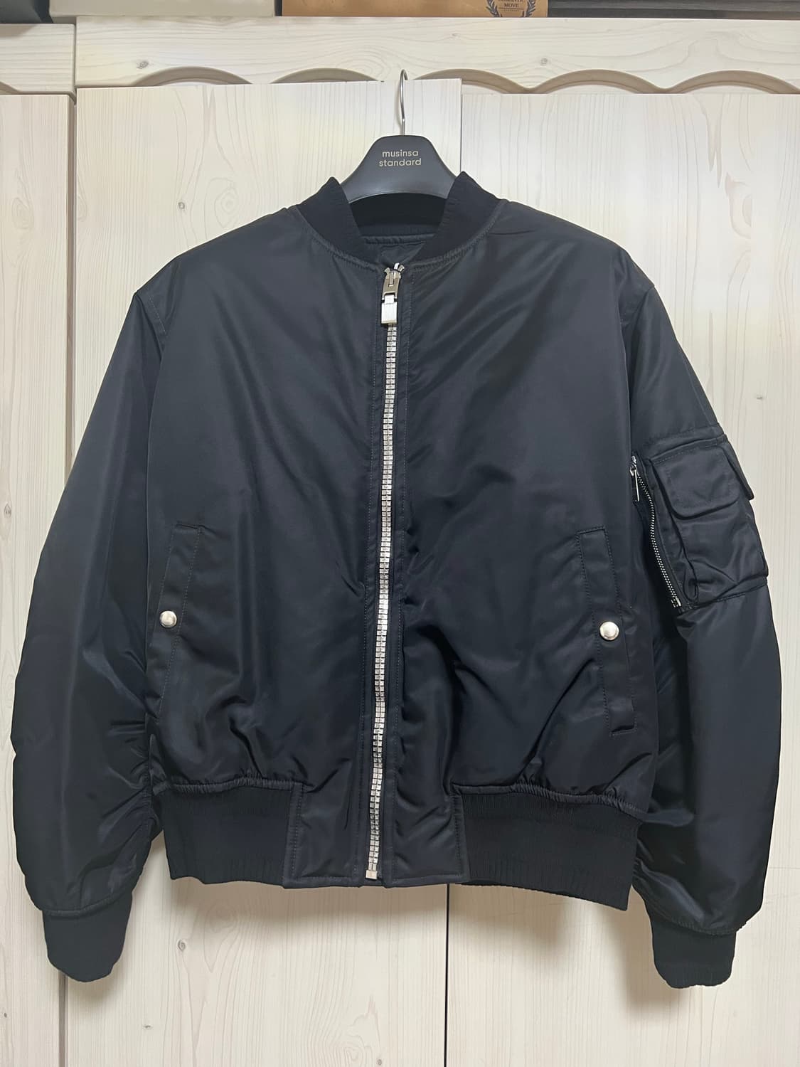 지방시 봄버 ma-1 백로고 48사이즈 상품이미지1