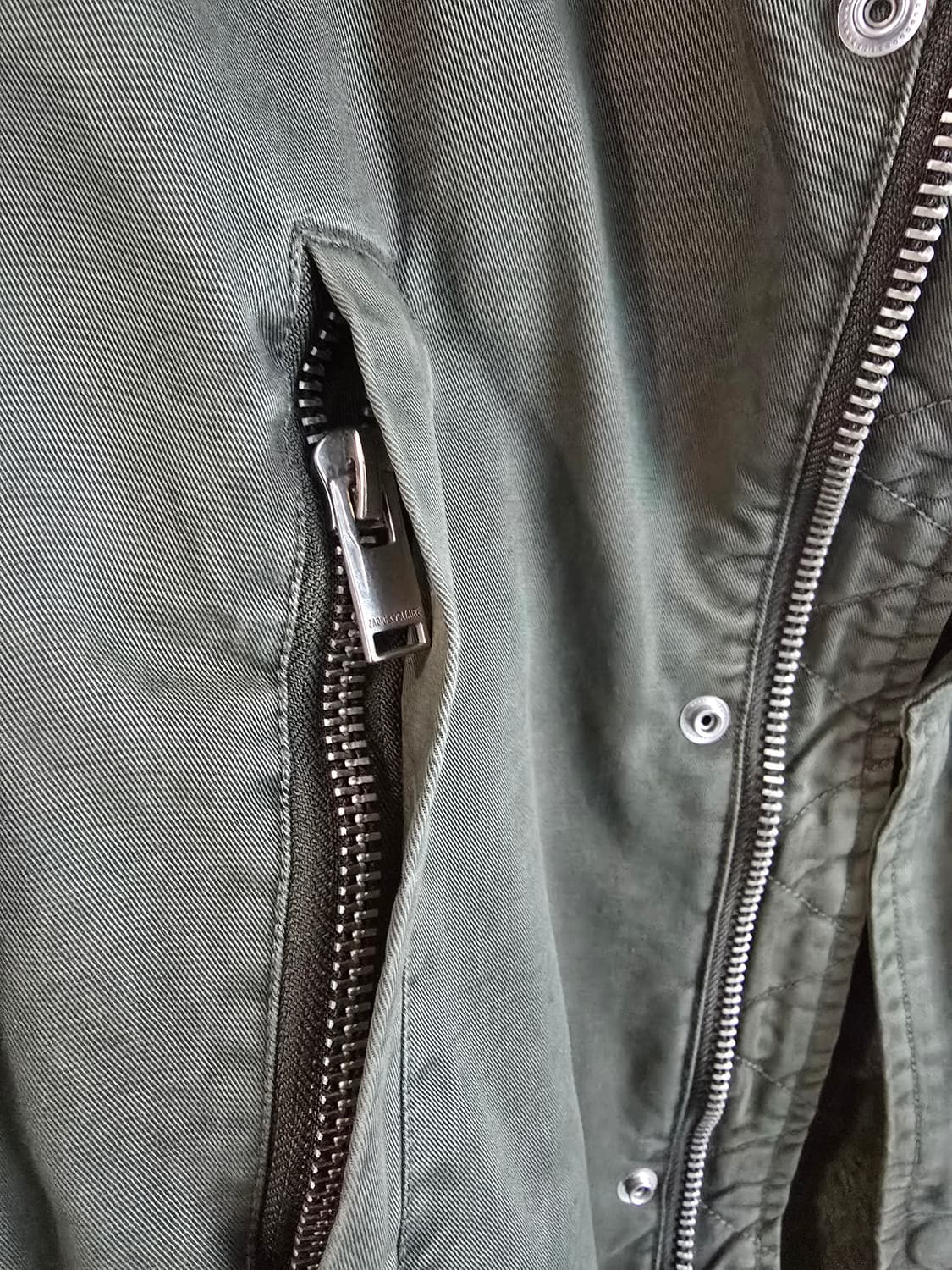 쟈딕앤볼테르 밀리터리 자켓입니다. 상품이미지2