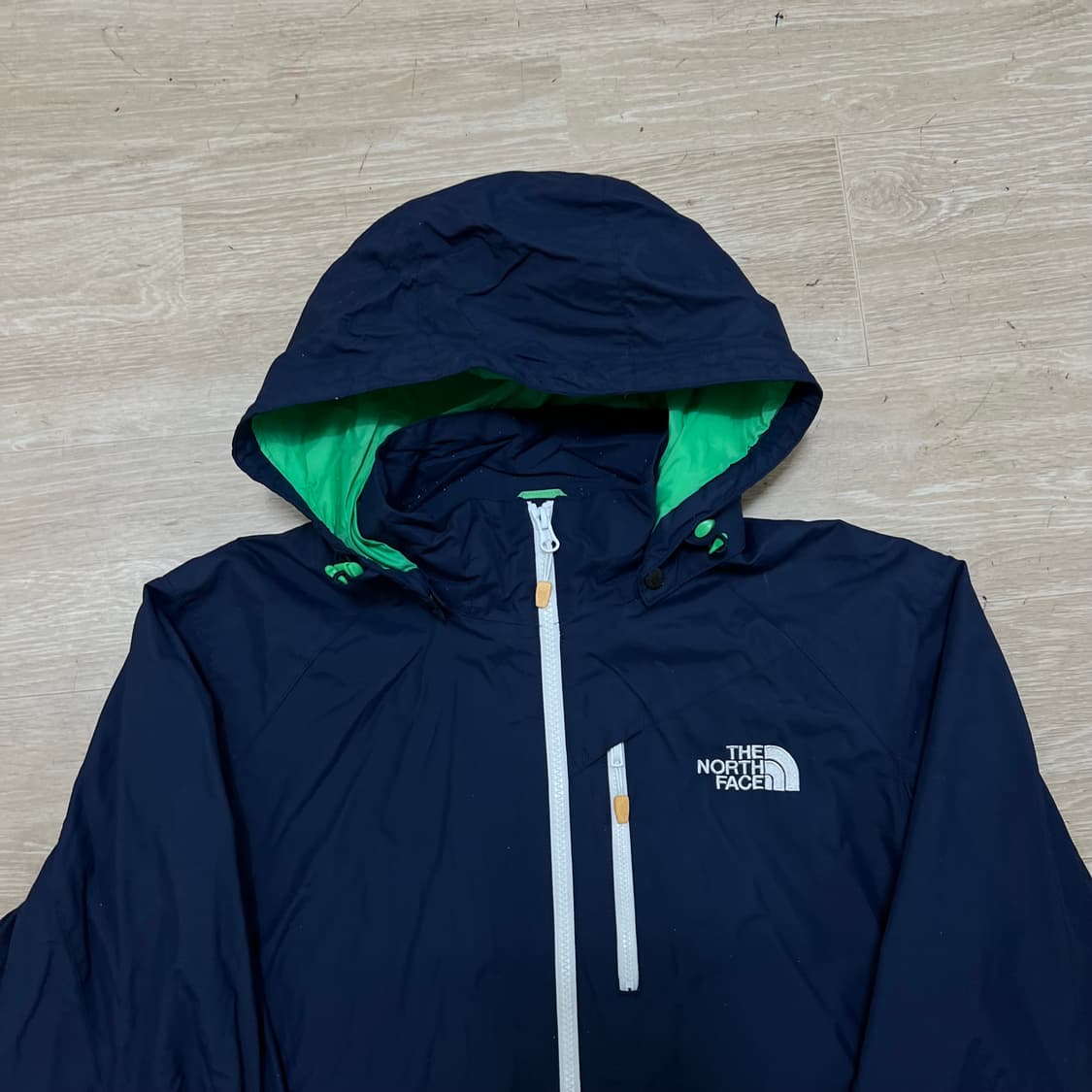 노스페이스 로고 투톤 배색 바람막이 후드자켓 [그린] M/95 상품이미지2