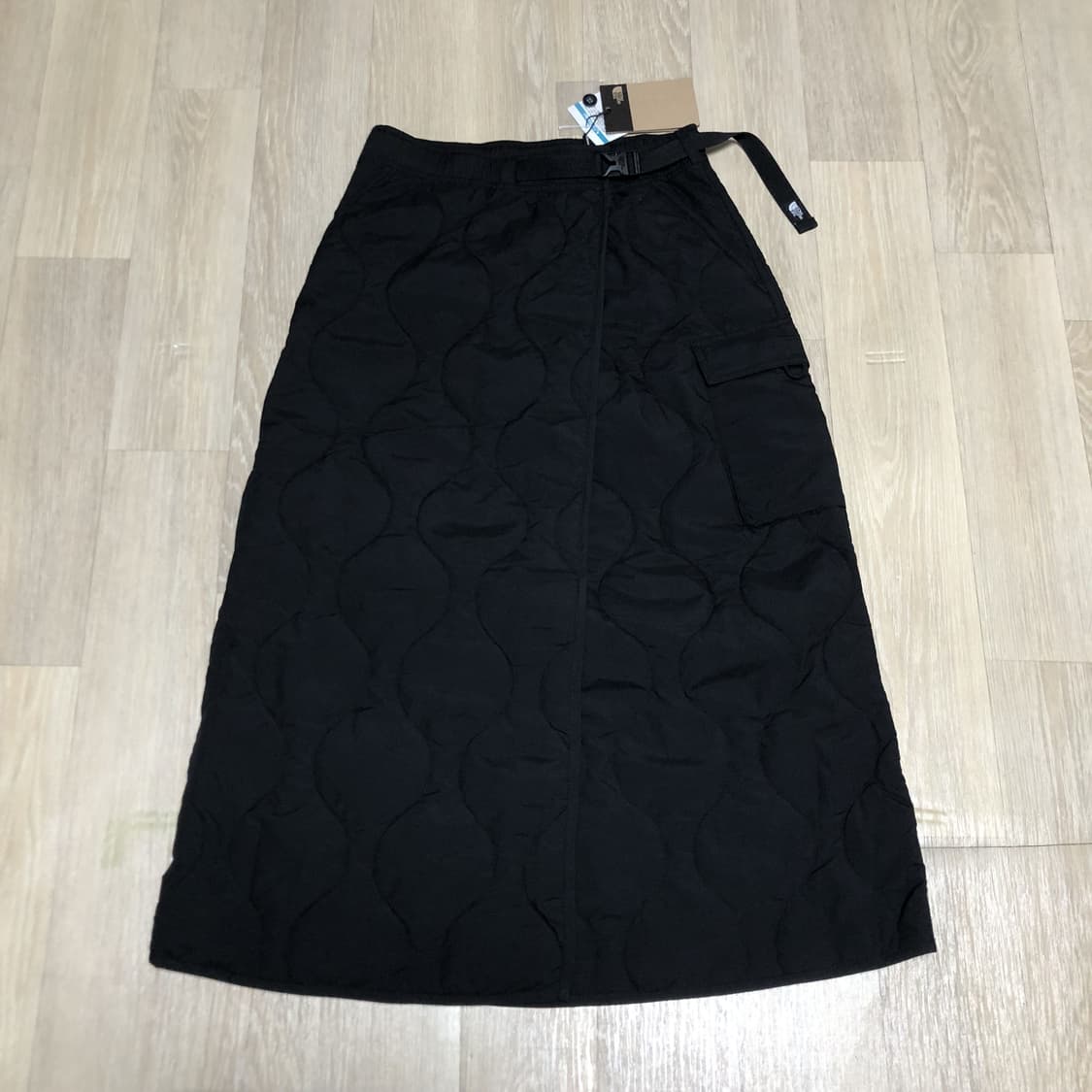 (65) 새상품 노스페이스 우먼스 캠퍼 브이모션 스커트 블랙 치마 상품이미지1