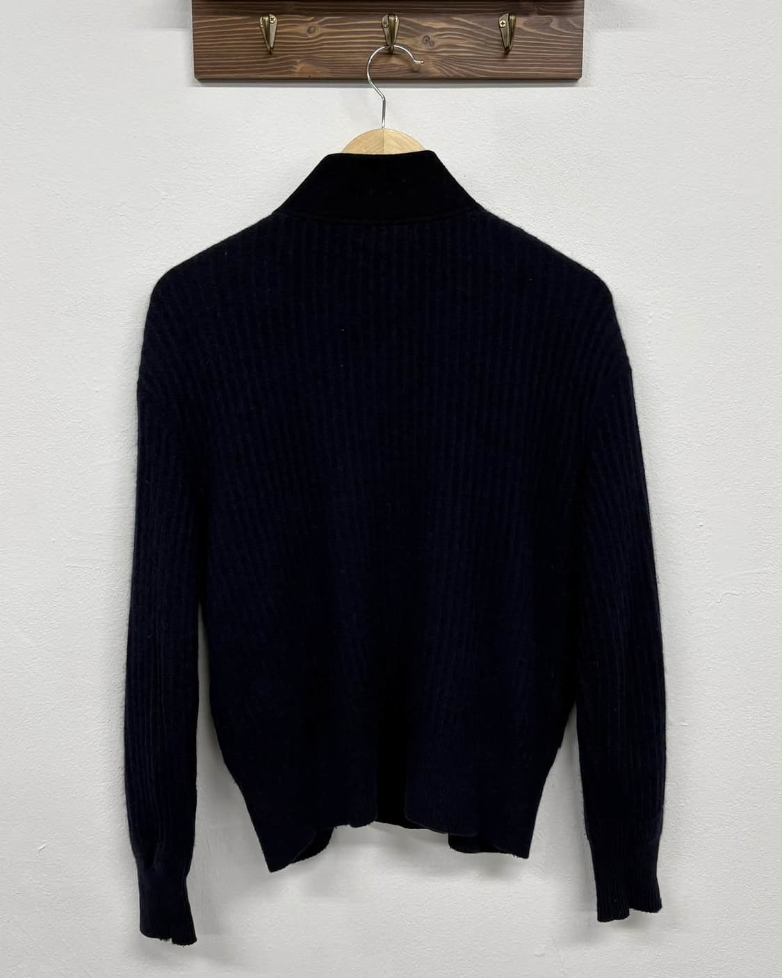 [90] 시스템 한섬 준신형 라쿤 울 네이비 니트 가디건 상품이미지2