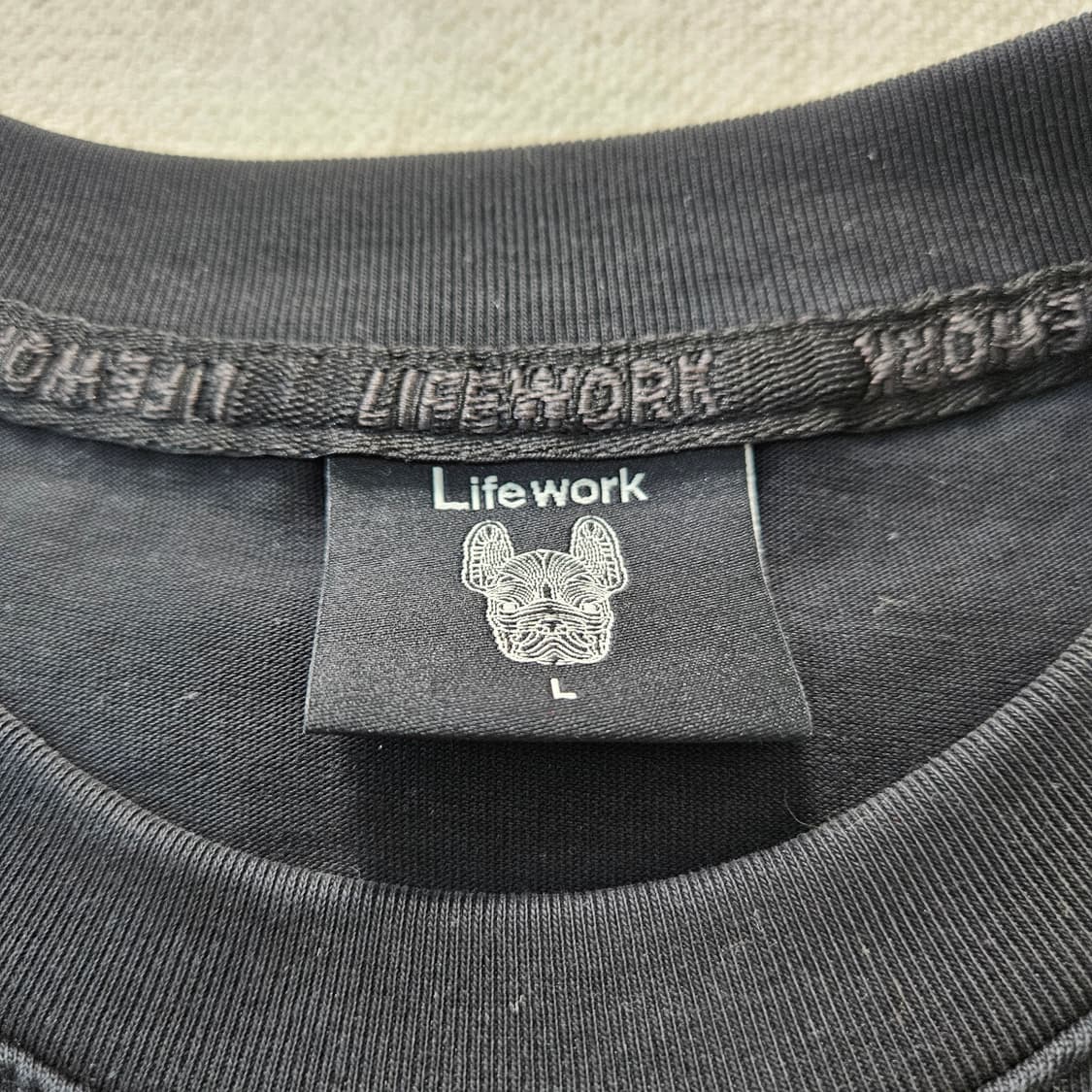 L 라이프워크 스몰로고 블랙 반팔티 0409Y 상품이미지3