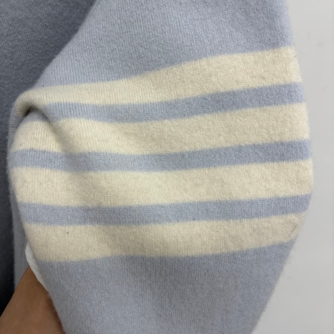 [4]톰브라운 사선완장 캐시미어 니트 맨투맨 상품이미지2