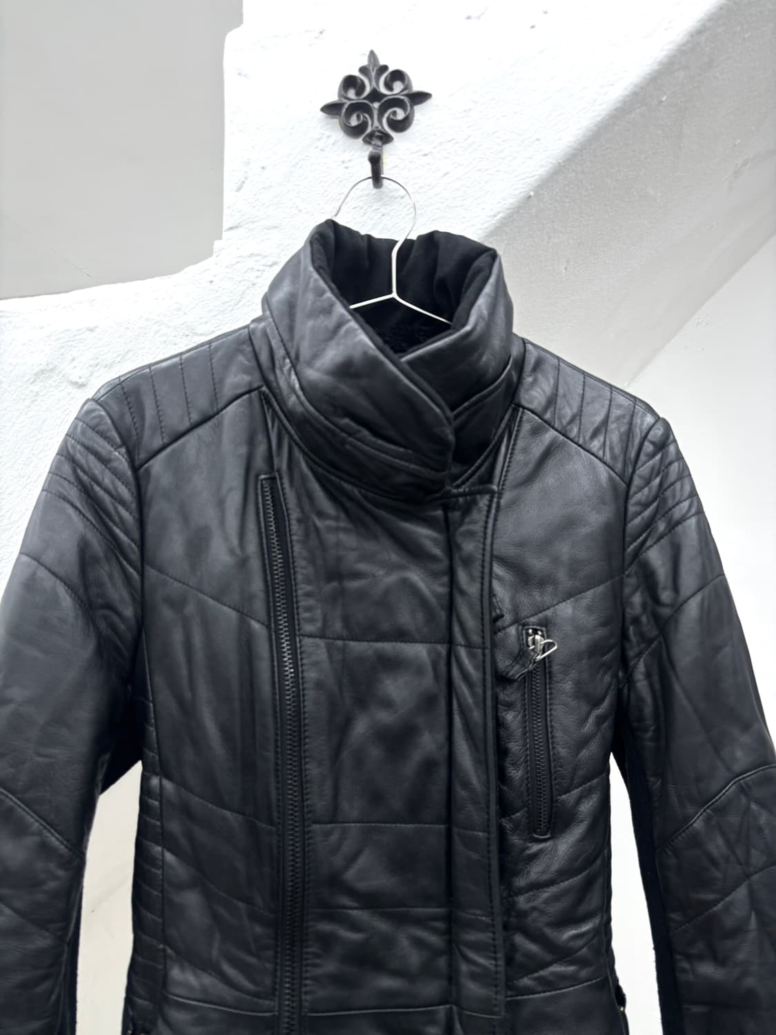 Lambskin leather high-neck jacket   상품이미지6