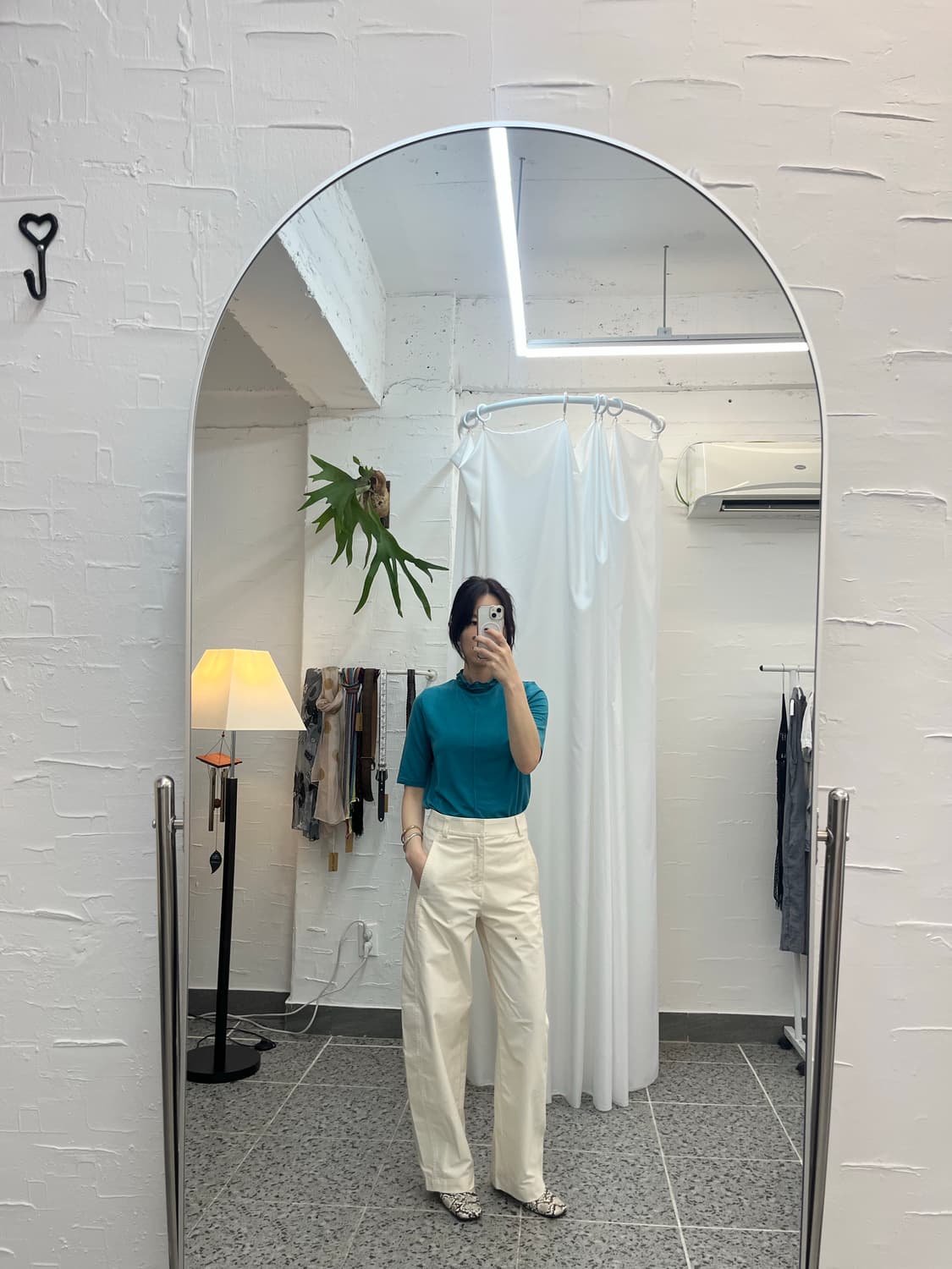 터쿠아즈 프릴 넥 티셔츠 상품이미지1