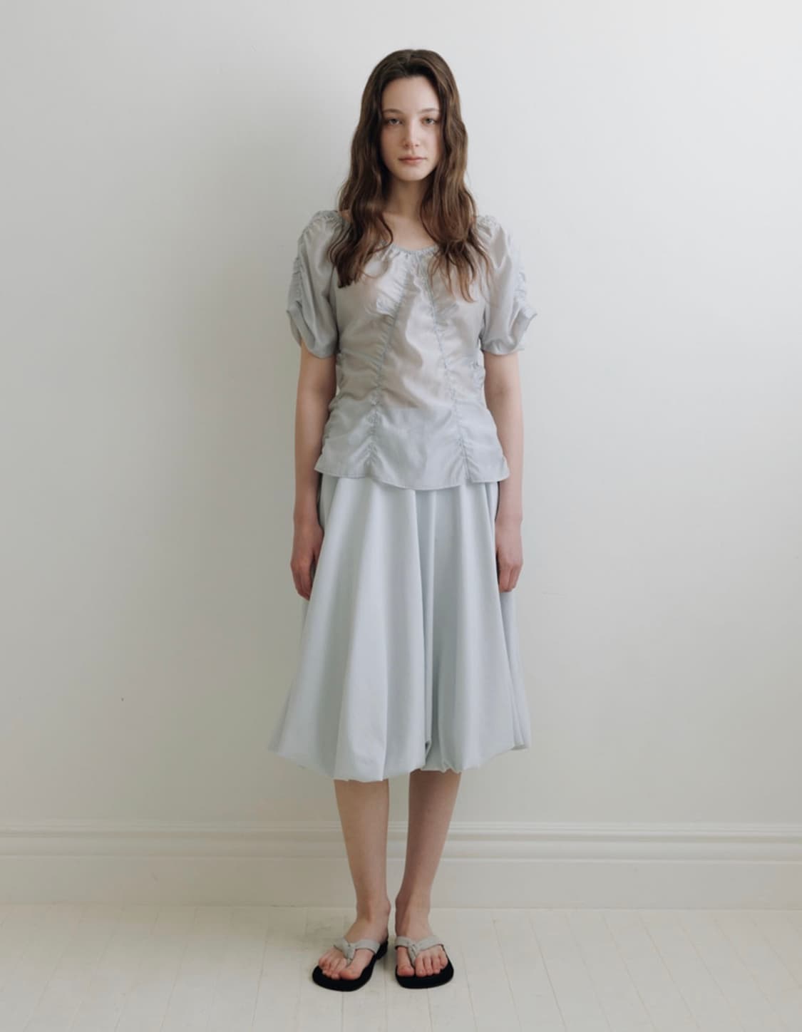 더라이 블라우스 라이트 그레이 상품이미지1