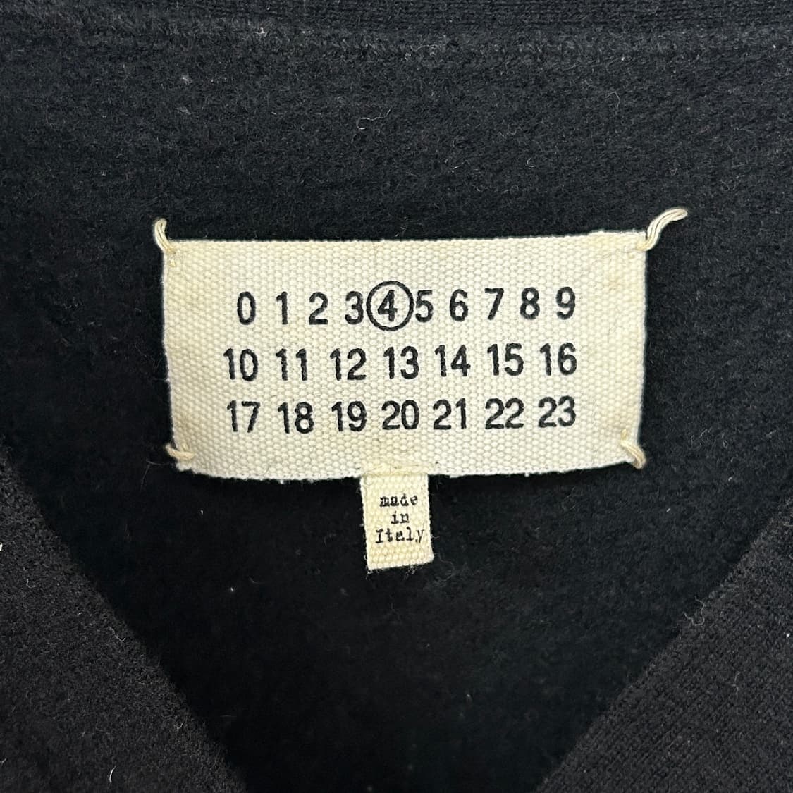 메종 마르지엘라 엘보 패치 가디건 블랙 상품이미지6