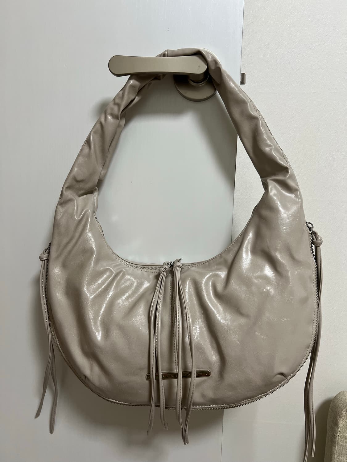Zipper Finishing Leather Mini Hobo Bag 상품이미지4